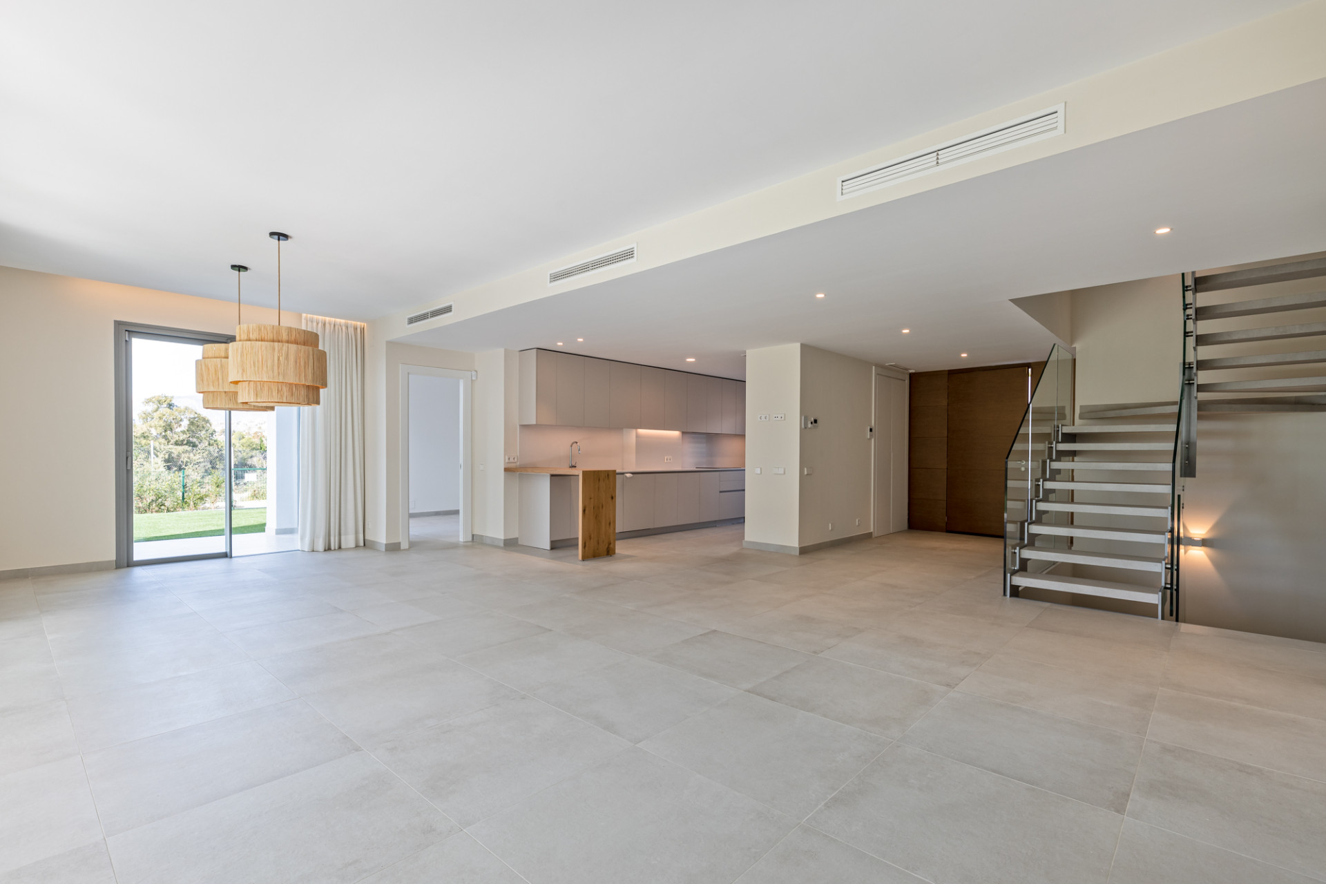 Luxury Corner Villa in Treetops, San Pedro de Alcántara – Private Garden, Jacuzzi & Panoramic Valley Views · Photo 34