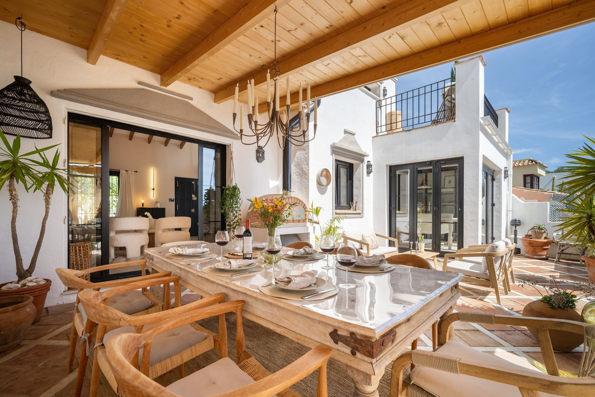 4 Bedrooms - Sea Views - Blend of Andalusian Heritage and Nordic Sophistication on the Golden Mile · Photo 17