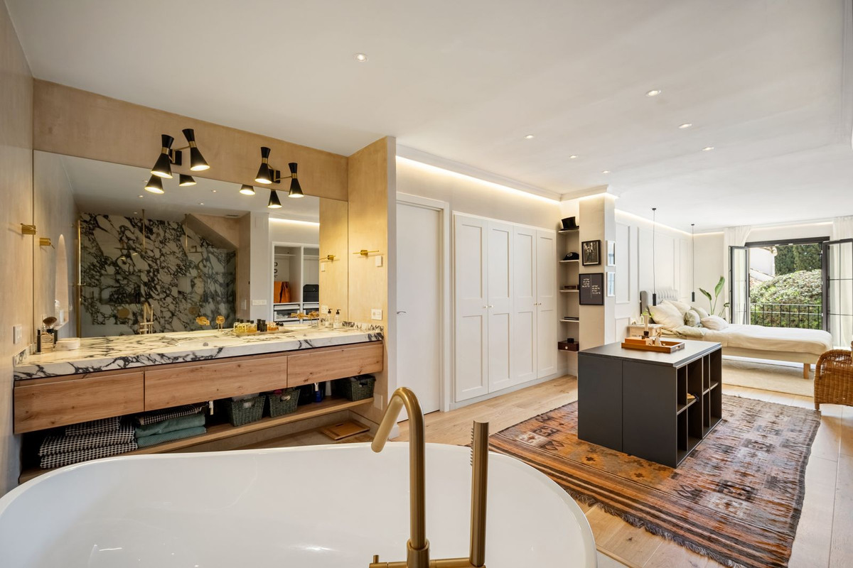 4 Bedrooms - Sea Views - Blend of Andalusian Heritage and Nordic Sophistication on the Golden Mile · Photo 30