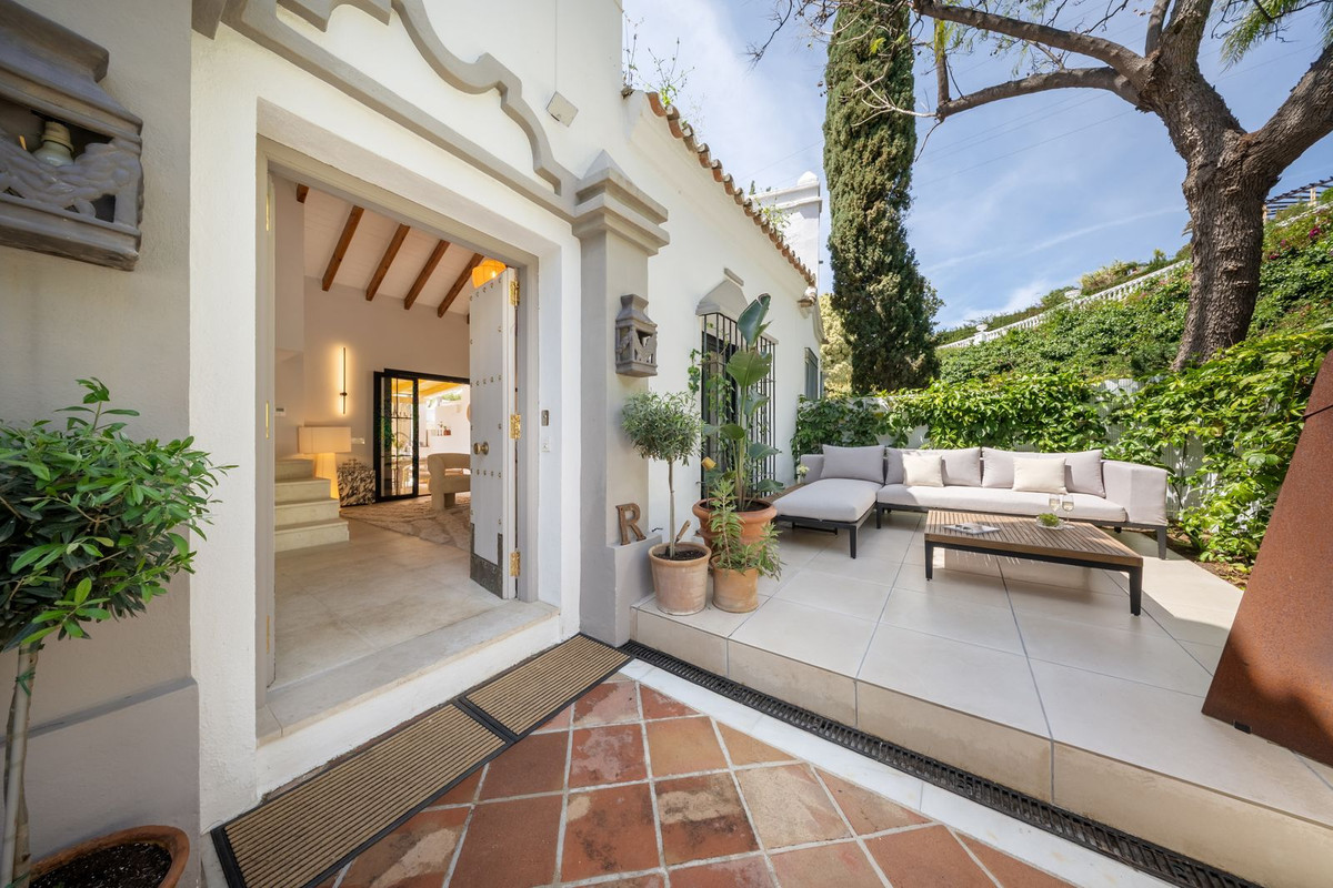 4 Bedrooms - Sea Views - Blend of Andalusian Heritage and Nordic Sophistication on the Golden Mile · Photo 42