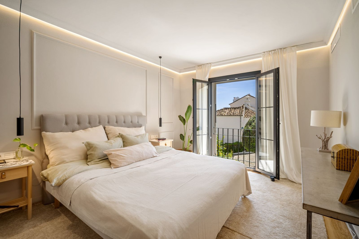 4 Bedrooms - Sea Views - Blend of Andalusian Heritage and Nordic Sophistication on the Golden Mile · Photo 27