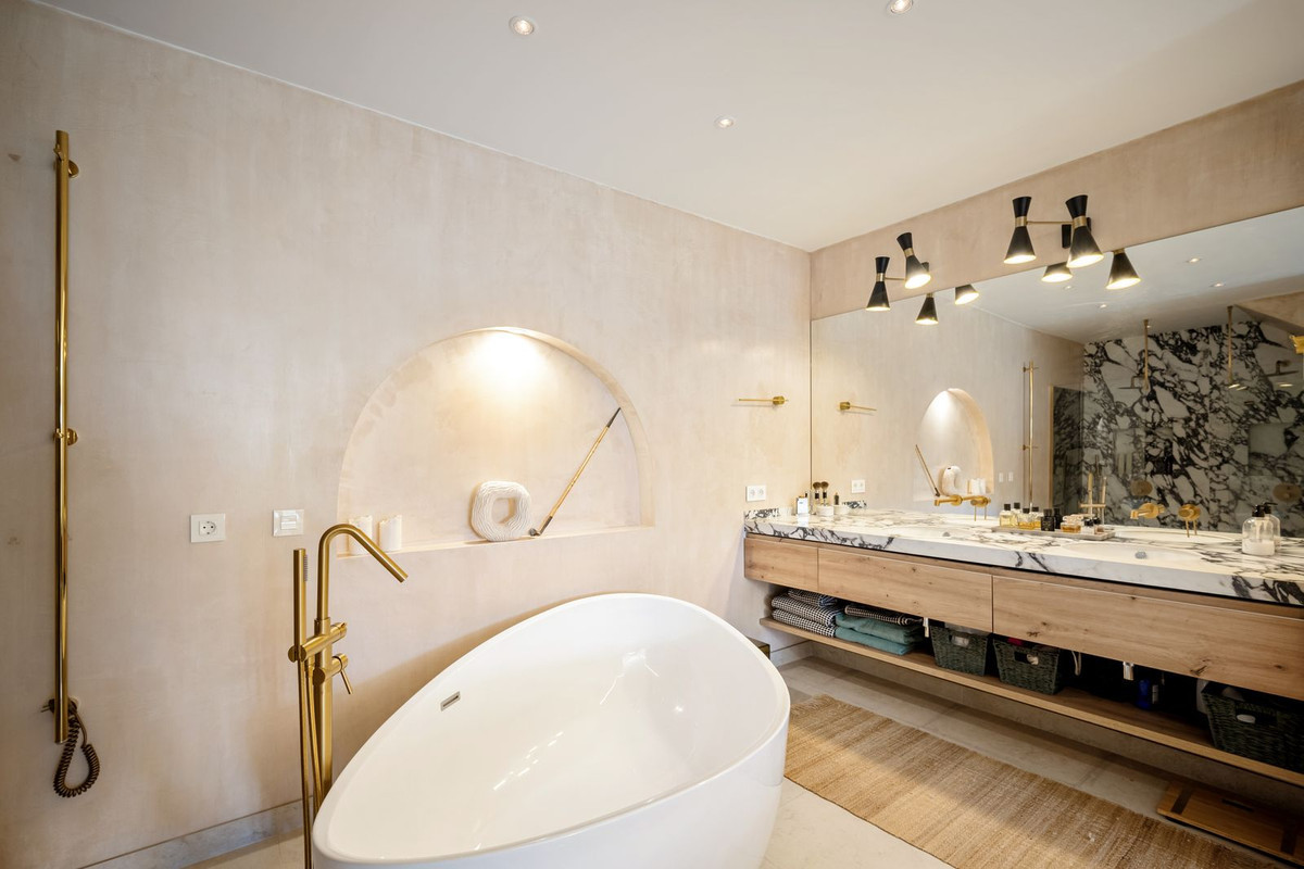 4 Bedrooms - Sea Views - Blend of Andalusian Heritage and Nordic Sophistication on the Golden Mile · Photo 29