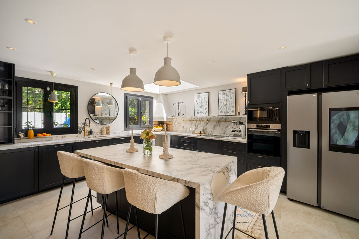 4 Bedrooms - Sea Views - Blend of Andalusian Heritage and Nordic Sophistication on the Golden Mile · Photo 11
