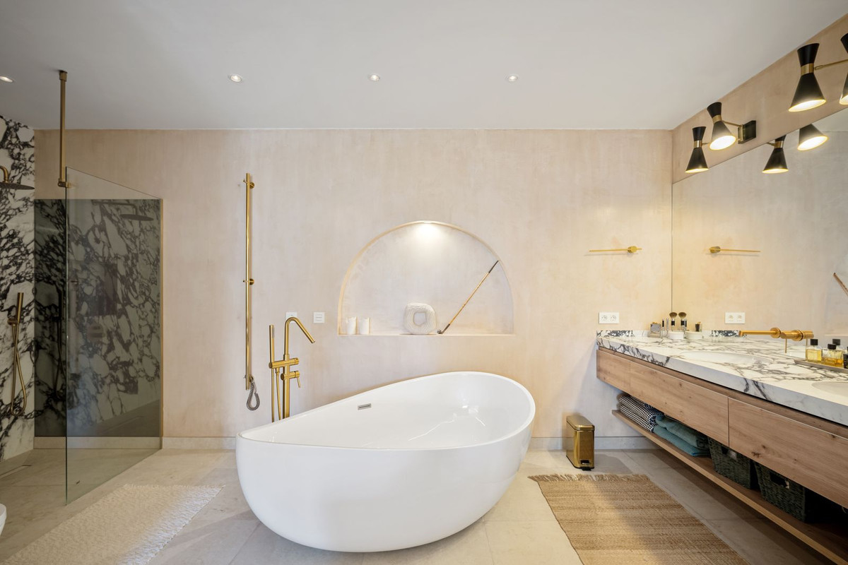 4 Bedrooms - Sea Views - Blend of Andalusian Heritage and Nordic Sophistication on the Golden Mile · Photo 32