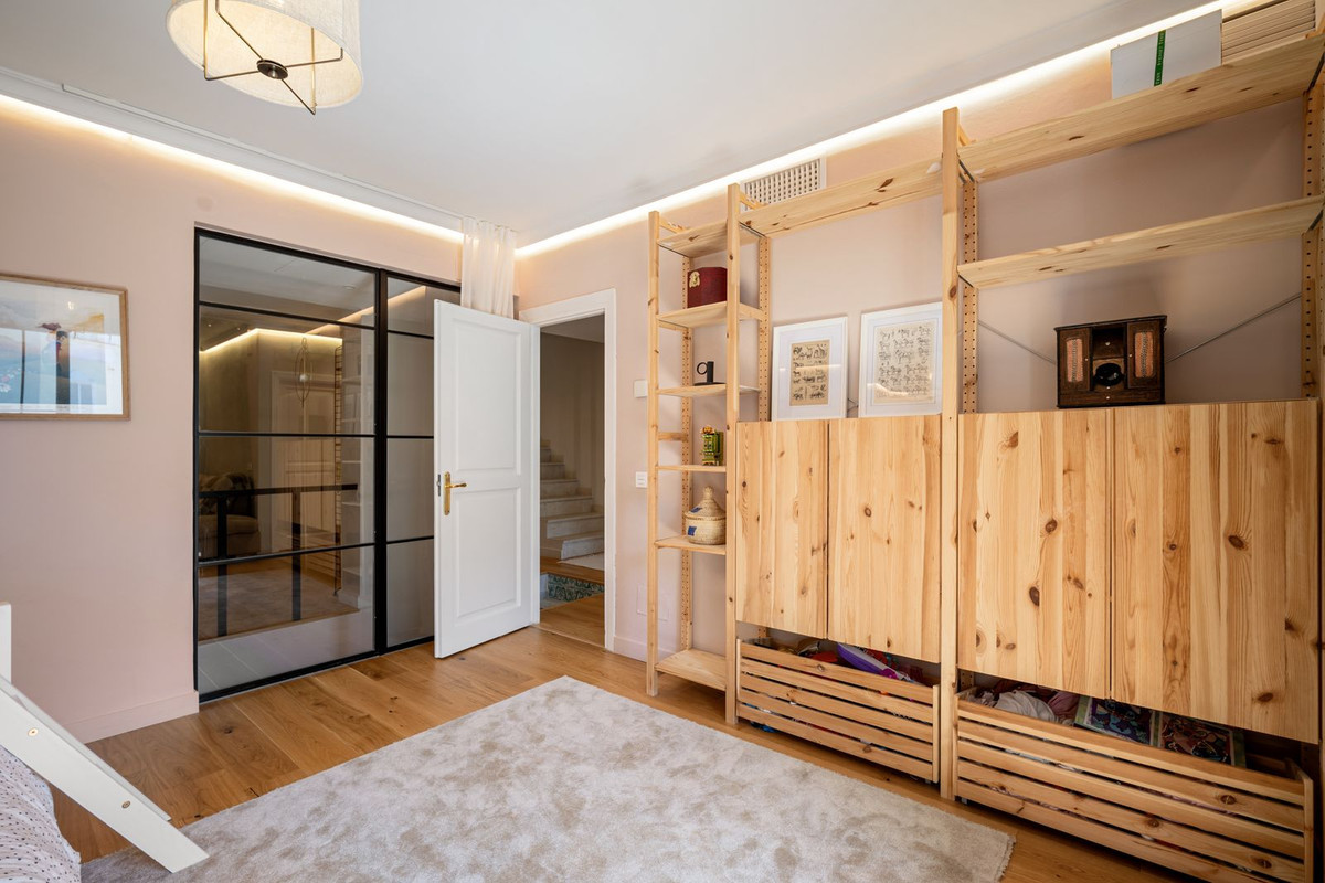 4 Bedrooms - Sea Views - Blend of Andalusian Heritage and Nordic Sophistication on the Golden Mile · Photo 37