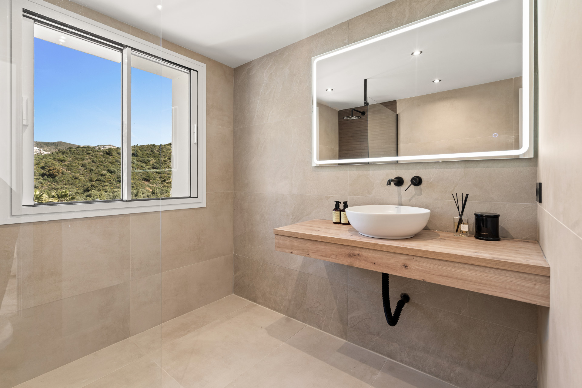 fully renovated penthouse in Los Arcos de La Quinta · Photo 18