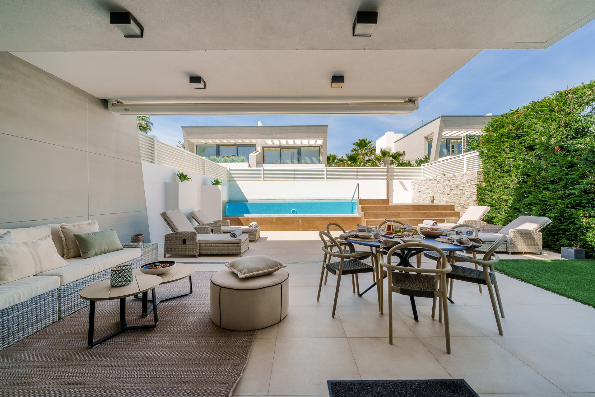 Exclusive contemporary beachside semi-detached villa · Photo 8
