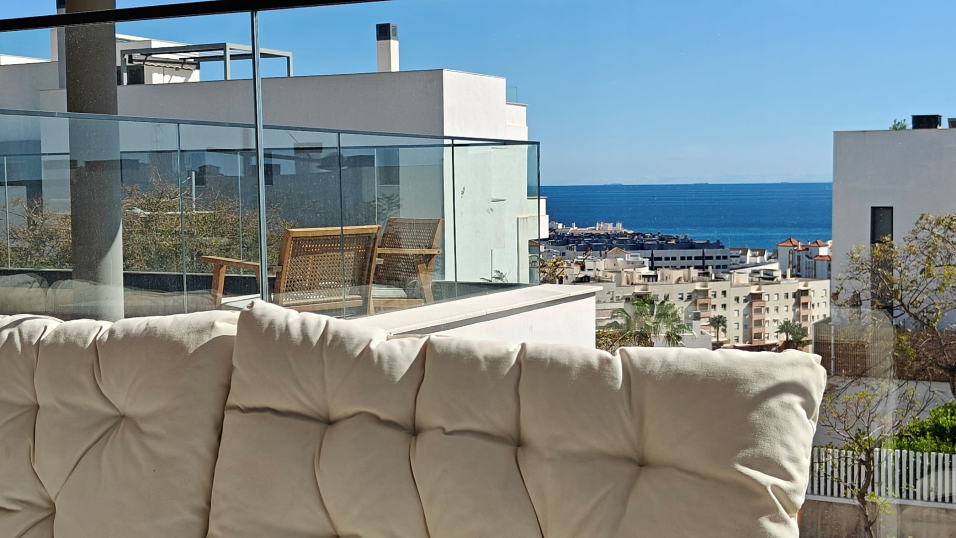 Rare 4-Bedroom Apartment with Stunning Sea Views & 43 m² Terrace · Photo 11