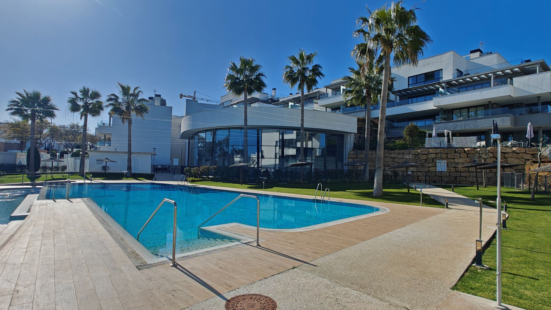 Rare 4-Bedroom Apartment with Stunning Sea Views & 43 m² Terrace · Photo 22