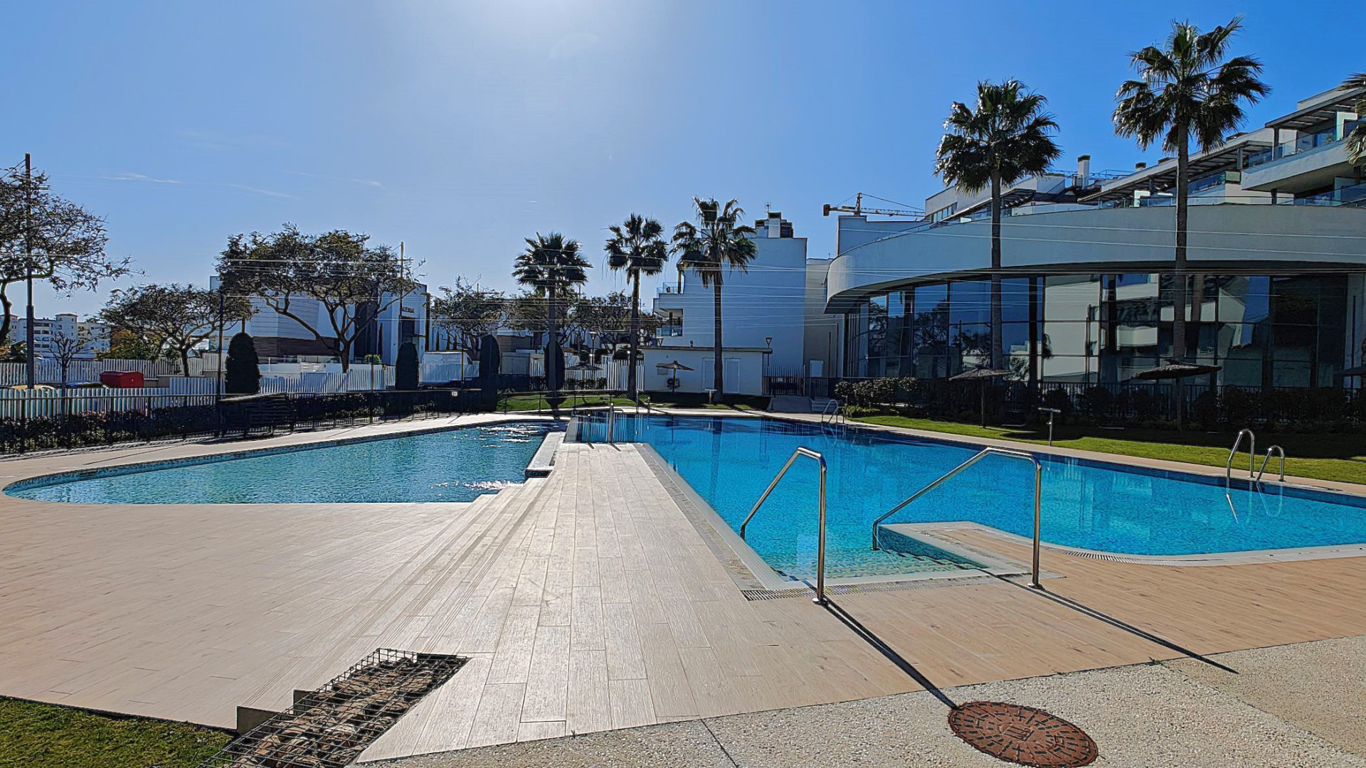 Rare 4-Bedroom Apartment with Stunning Sea Views & 43 m² Terrace · Photo 18