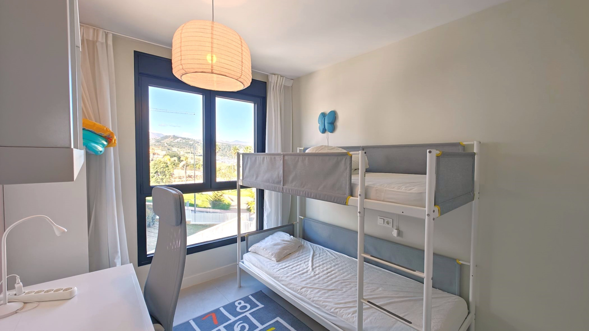 Rare 4-Bedroom Apartment with Stunning Sea Views & 43 m² Terrace · Photo 12