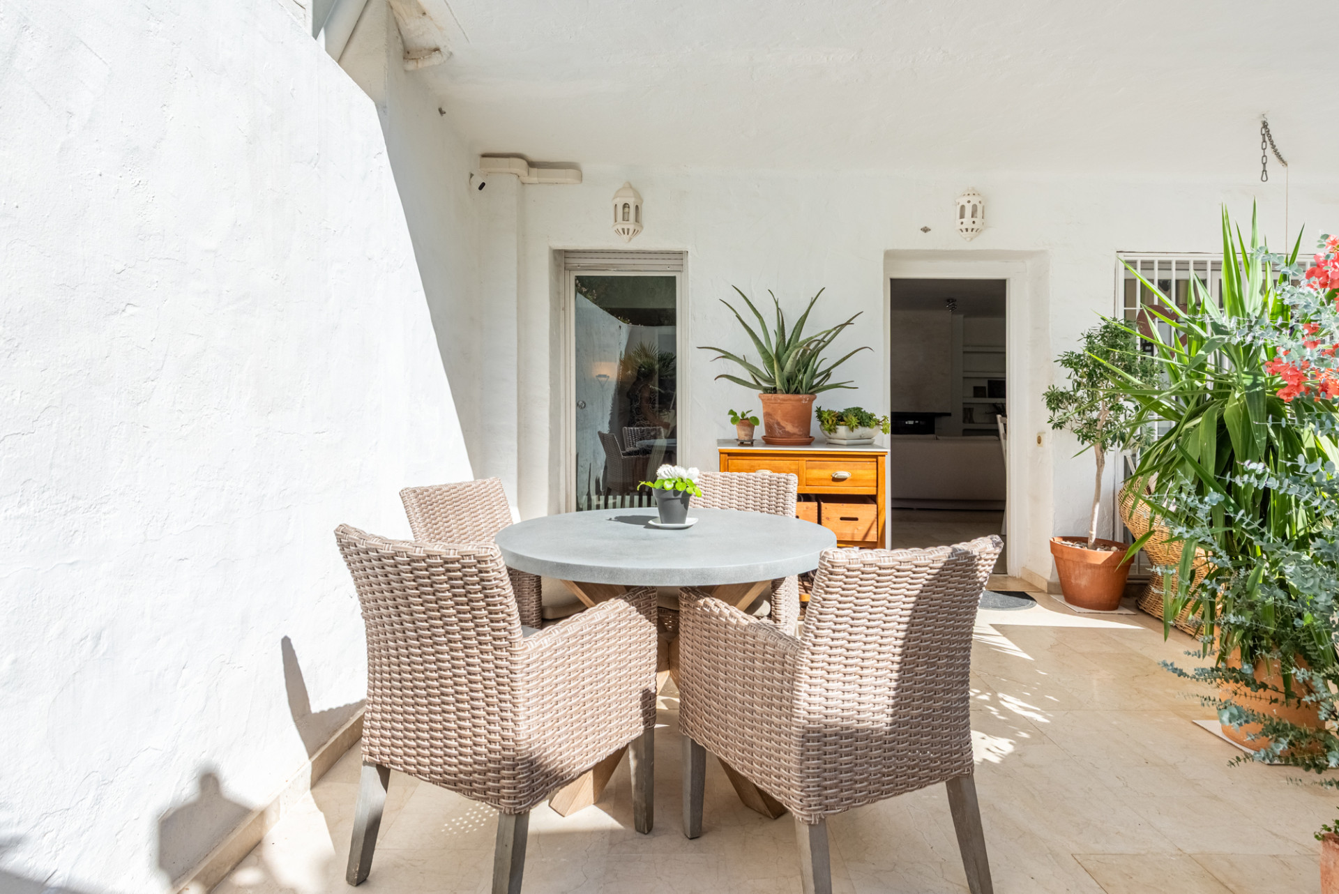 Beautiful two bedroom ground floor apartment, located in the sought-after Birdie Club community in Río Real, Marbella · Photo 19