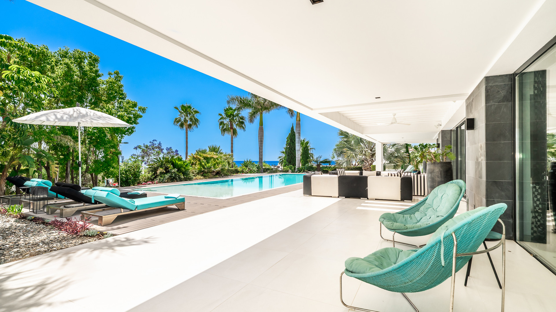 Spectacular New Villa with Sea and Golf Views · Photo 38