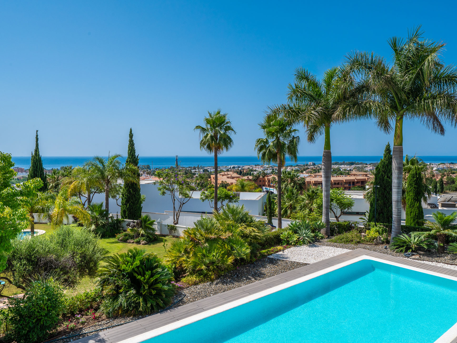 Spectacular New Villa with Sea and Golf Views · Photo 43