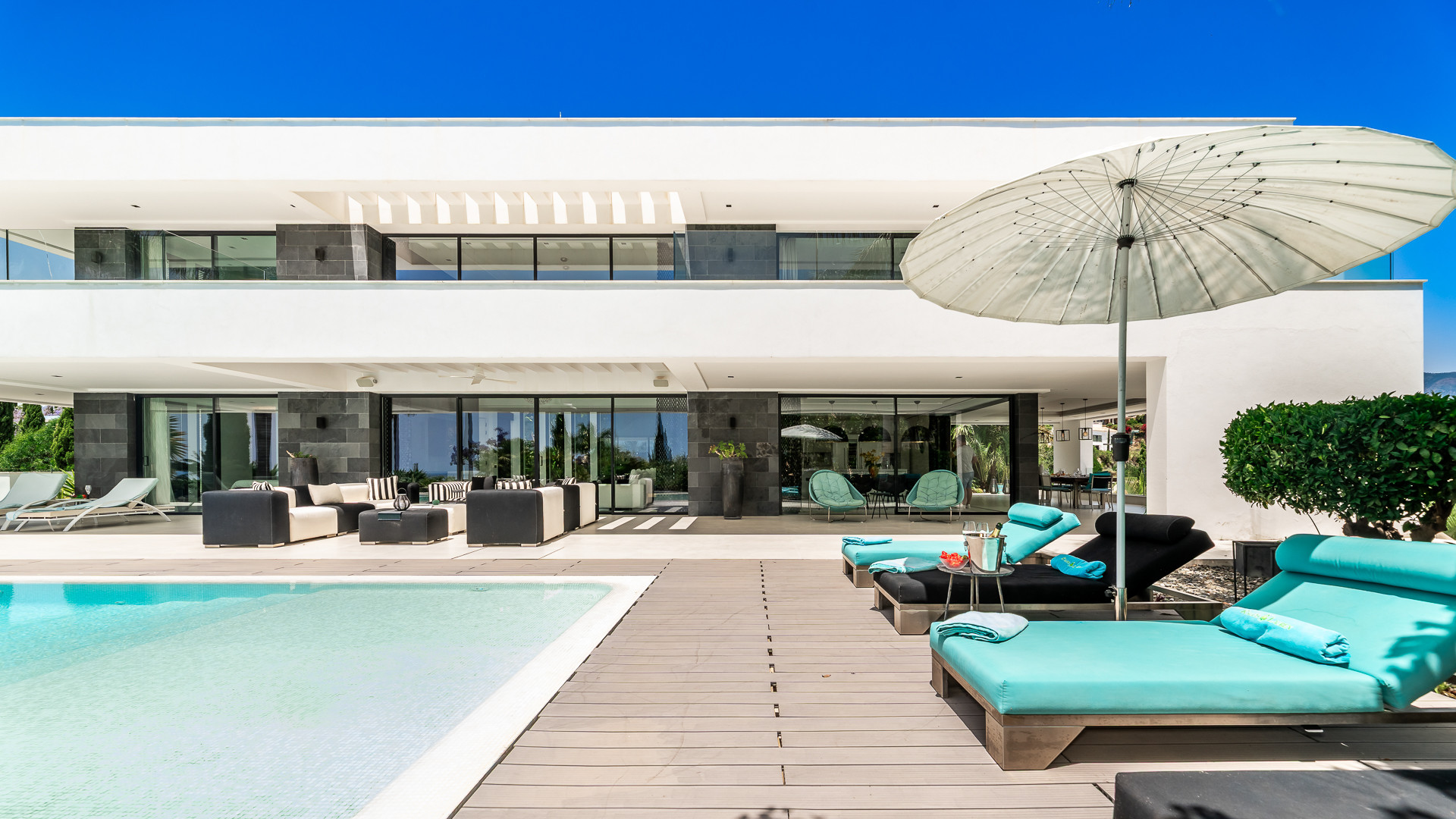 Spectacular New Villa with Sea and Golf Views · Photo 36