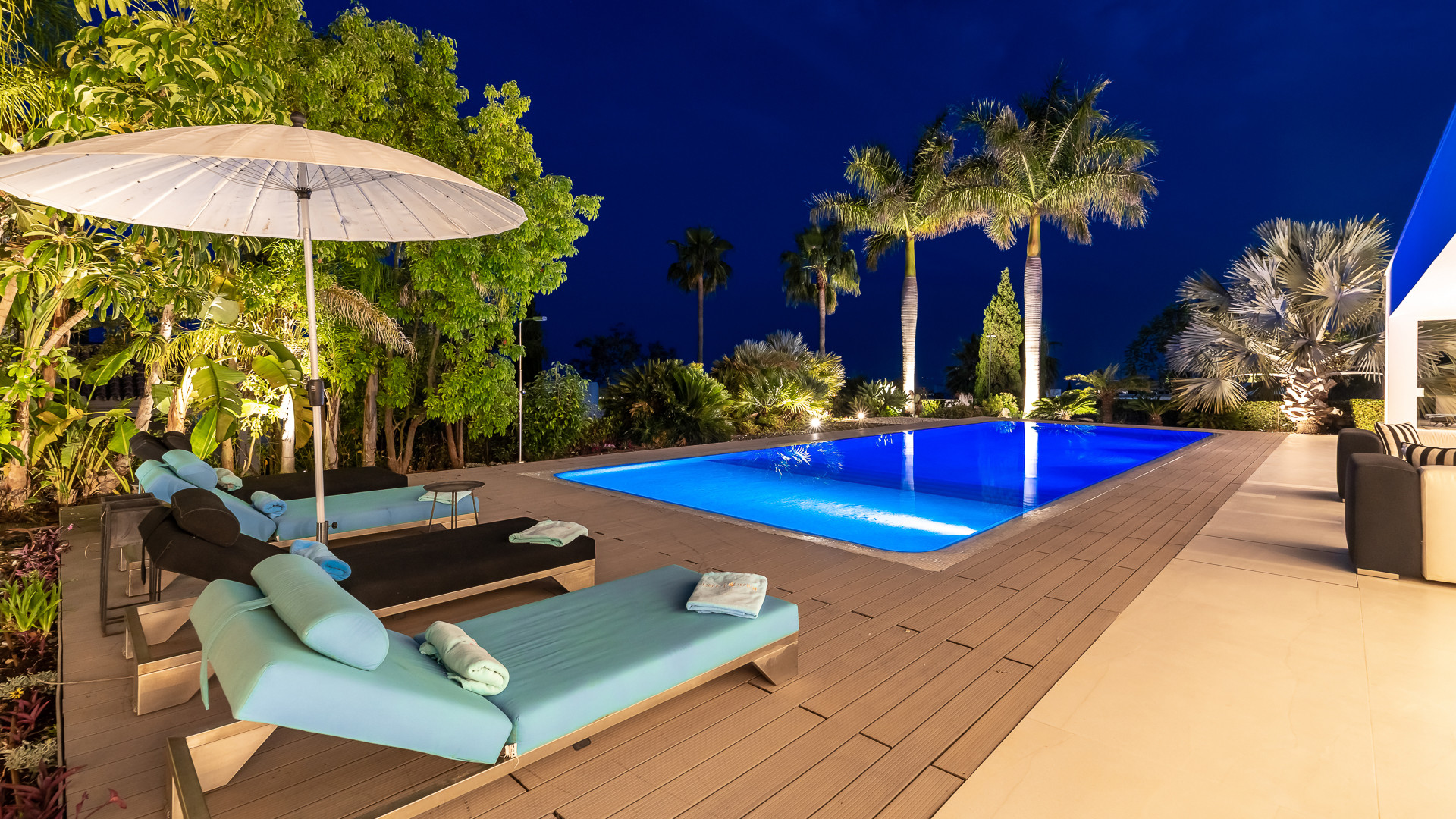Spectacular New Villa with Sea and Golf Views · Photo 42