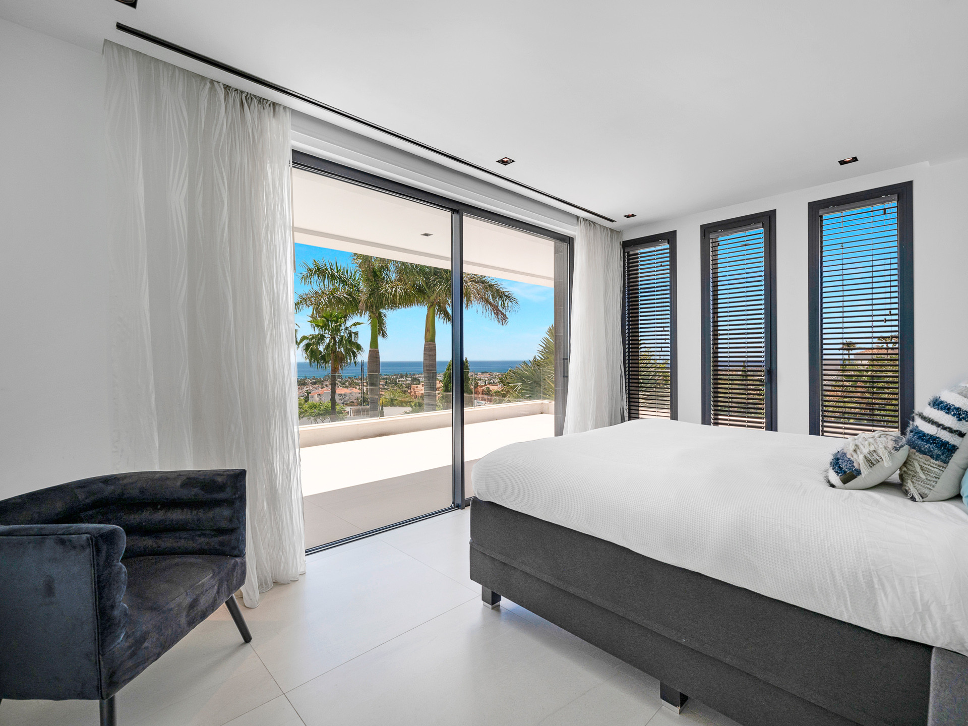 Spectacular New Villa with Sea and Golf Views · Photo 21