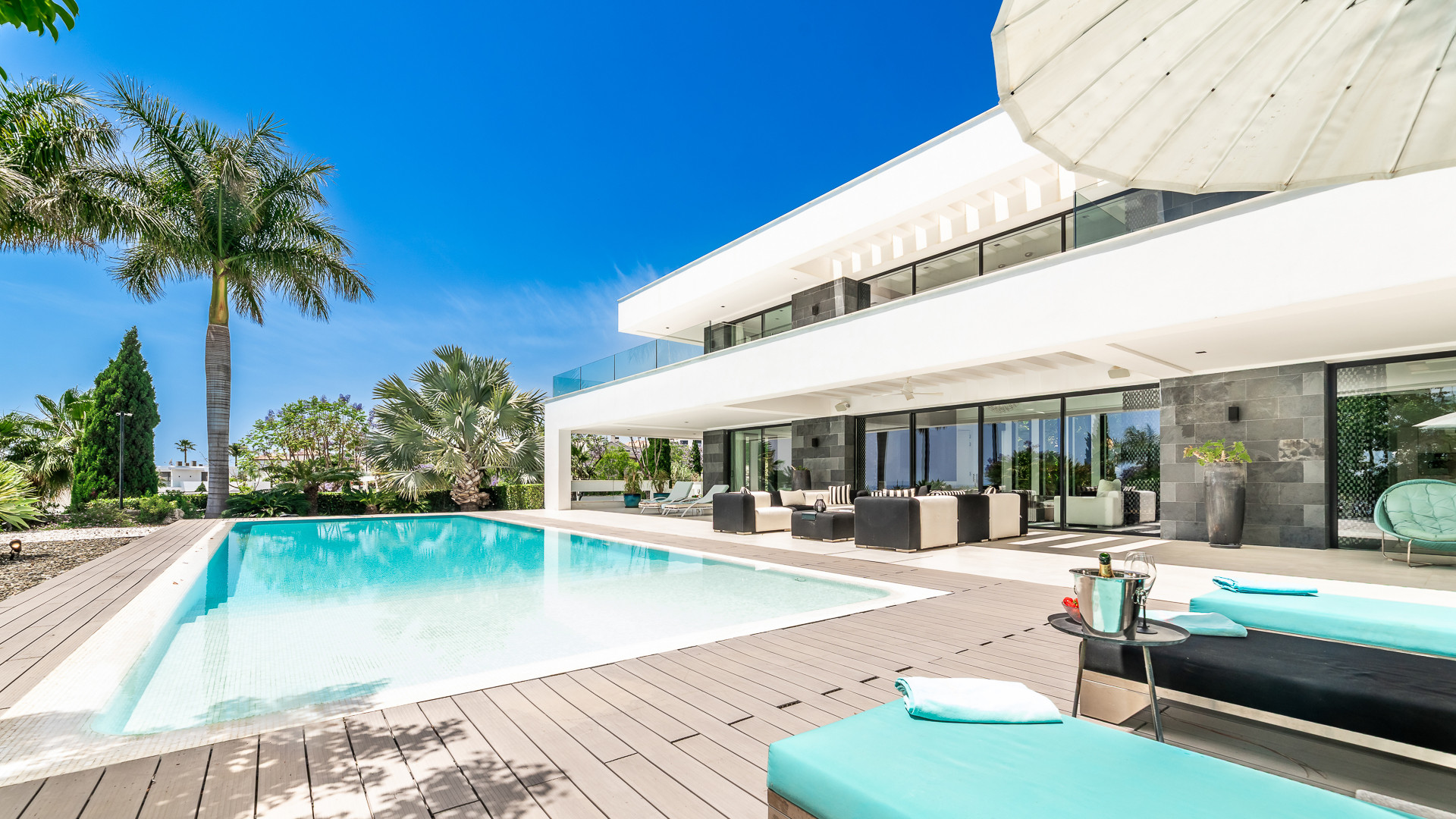Spectacular New Villa with Sea and Golf Views · Photo 37