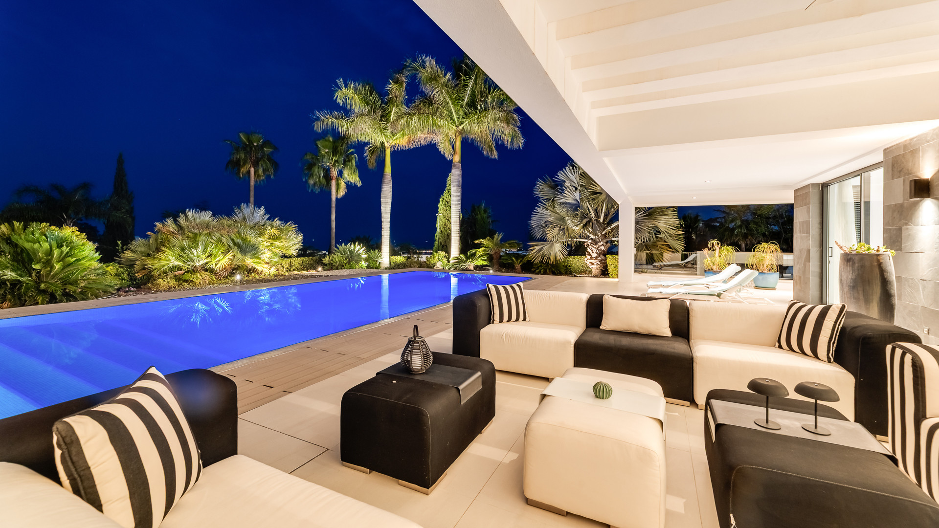 Spectacular New Villa with Sea and Golf Views · Photo 41