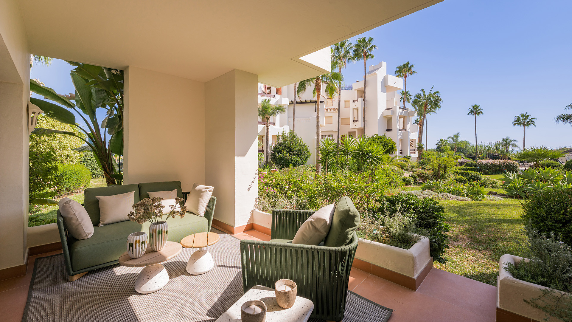 Elegant 3-Bedroom Beachside Apartment on the New Golden Mile · Photo 8