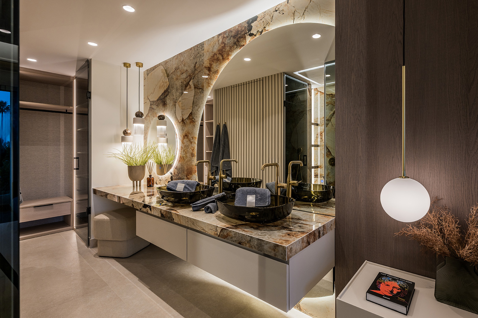 Elegant 3-Bedroom Beachside Apartment on the New Golden Mile · Photo 13