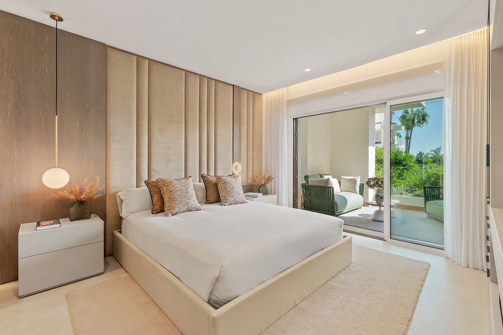 Elegant 3-Bedroom Beachside Apartment on the New Golden Mile · Photo 10