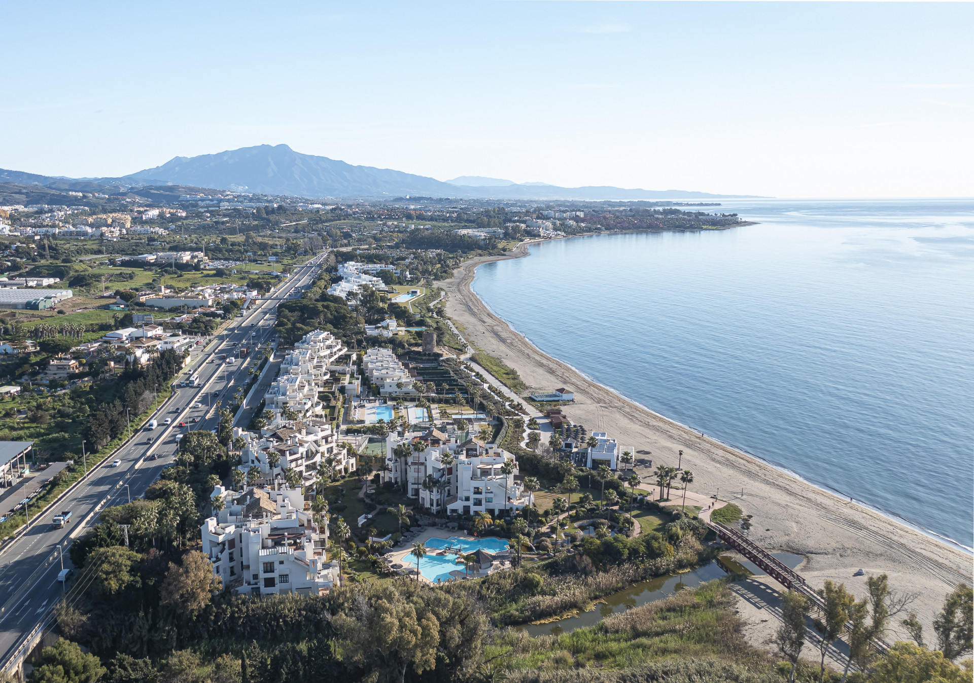 Elegant 3-Bedroom Beachside Apartment on the New Golden Mile · Photo 24