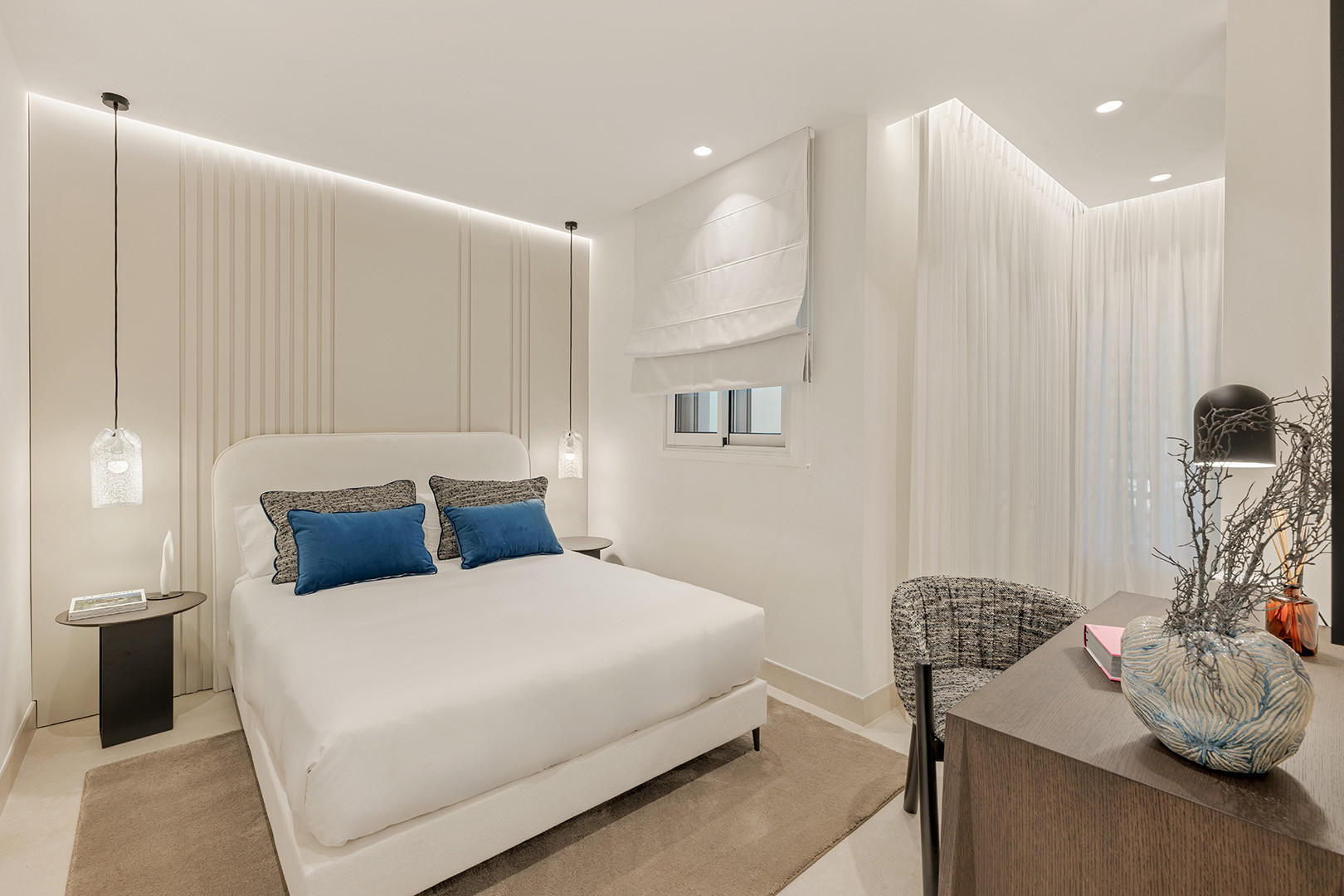 Elegant 3-Bedroom Beachside Apartment on the New Golden Mile · Photo 18
