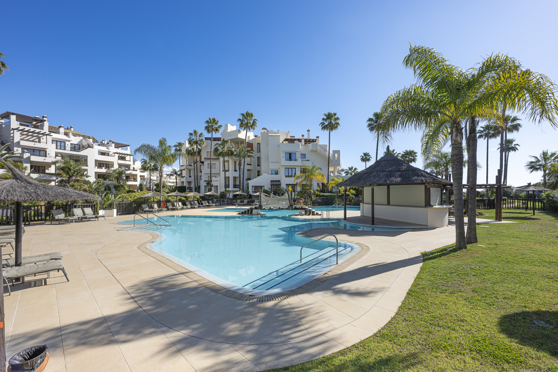 Elegant 3-Bedroom Beachside Apartment on the New Golden Mile · Photo 21