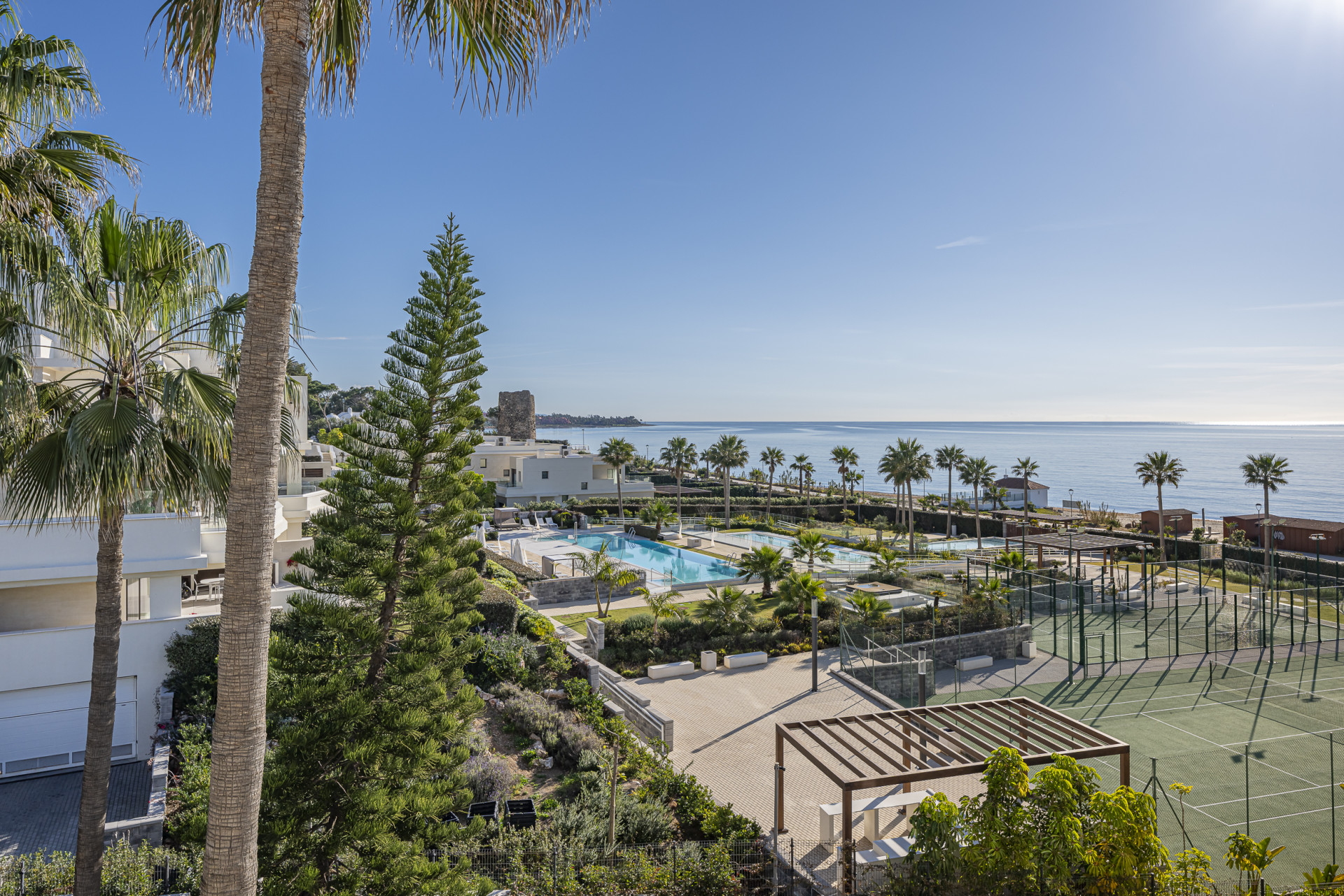 Elegant 3-Bedroom Beachside Apartment on the New Golden Mile · Photo 22