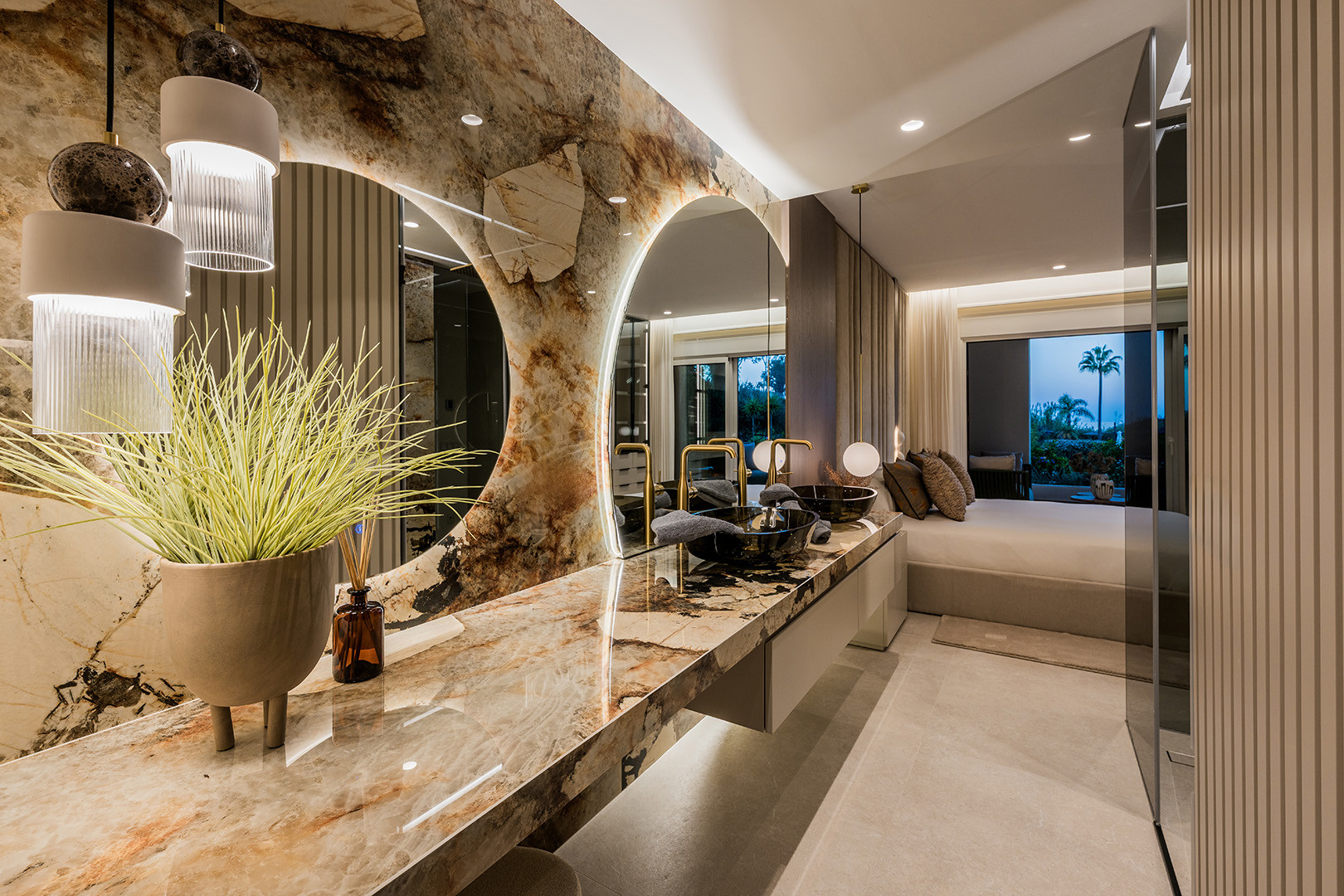 Elegant 3-Bedroom Beachside Apartment on the New Golden Mile · Photo 12