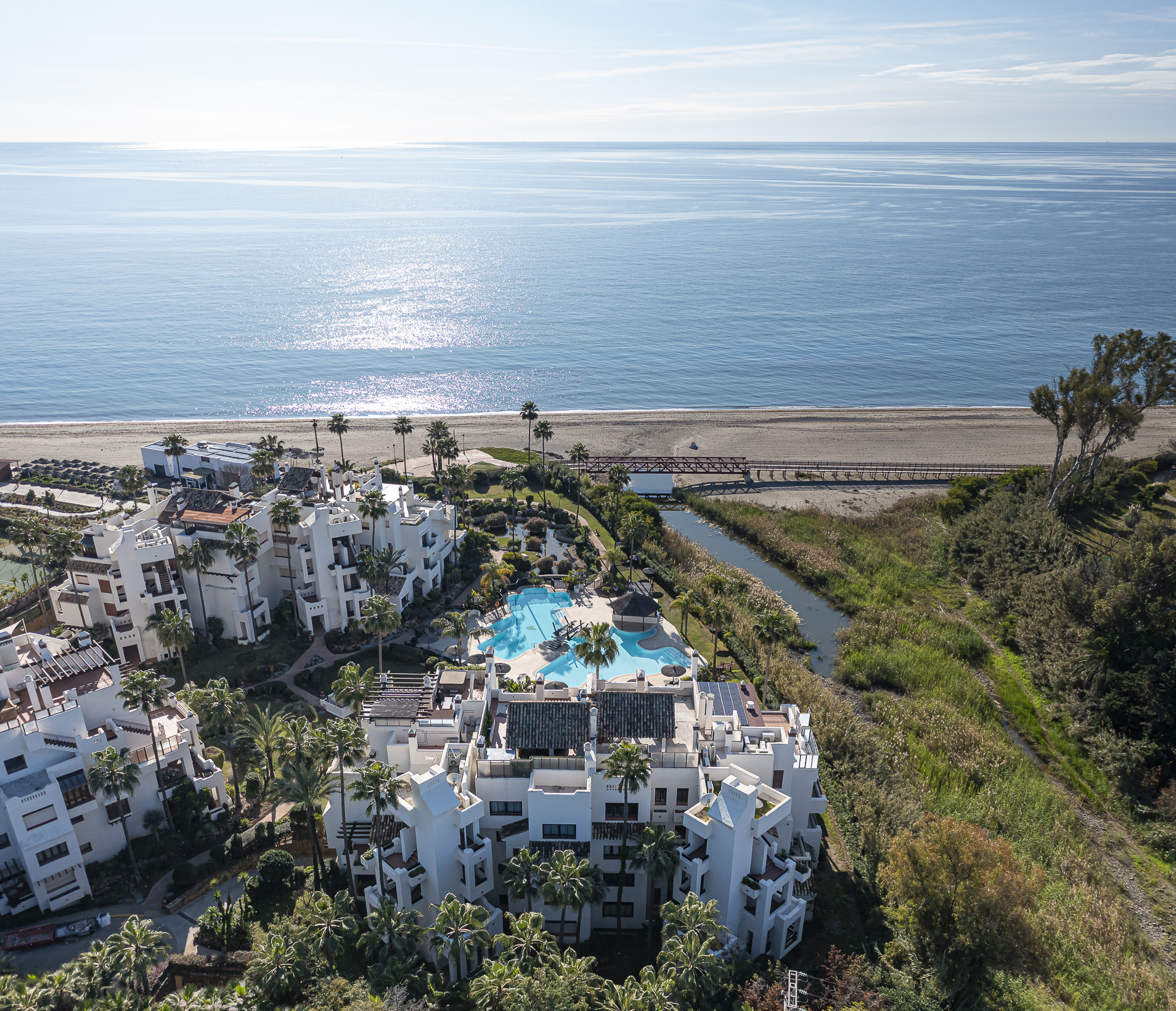 Elegant 3-Bedroom Beachside Apartment on the New Golden Mile · Photo 25