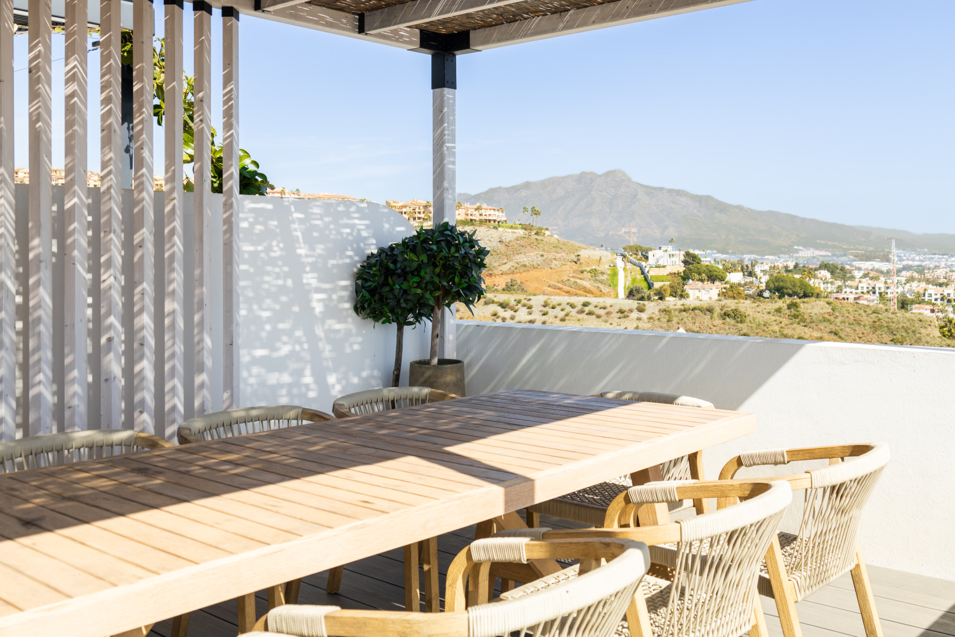 Luxury 3-Bedroom Penthouse with Panoramic Sea Views in El Paraiso · Photo 19