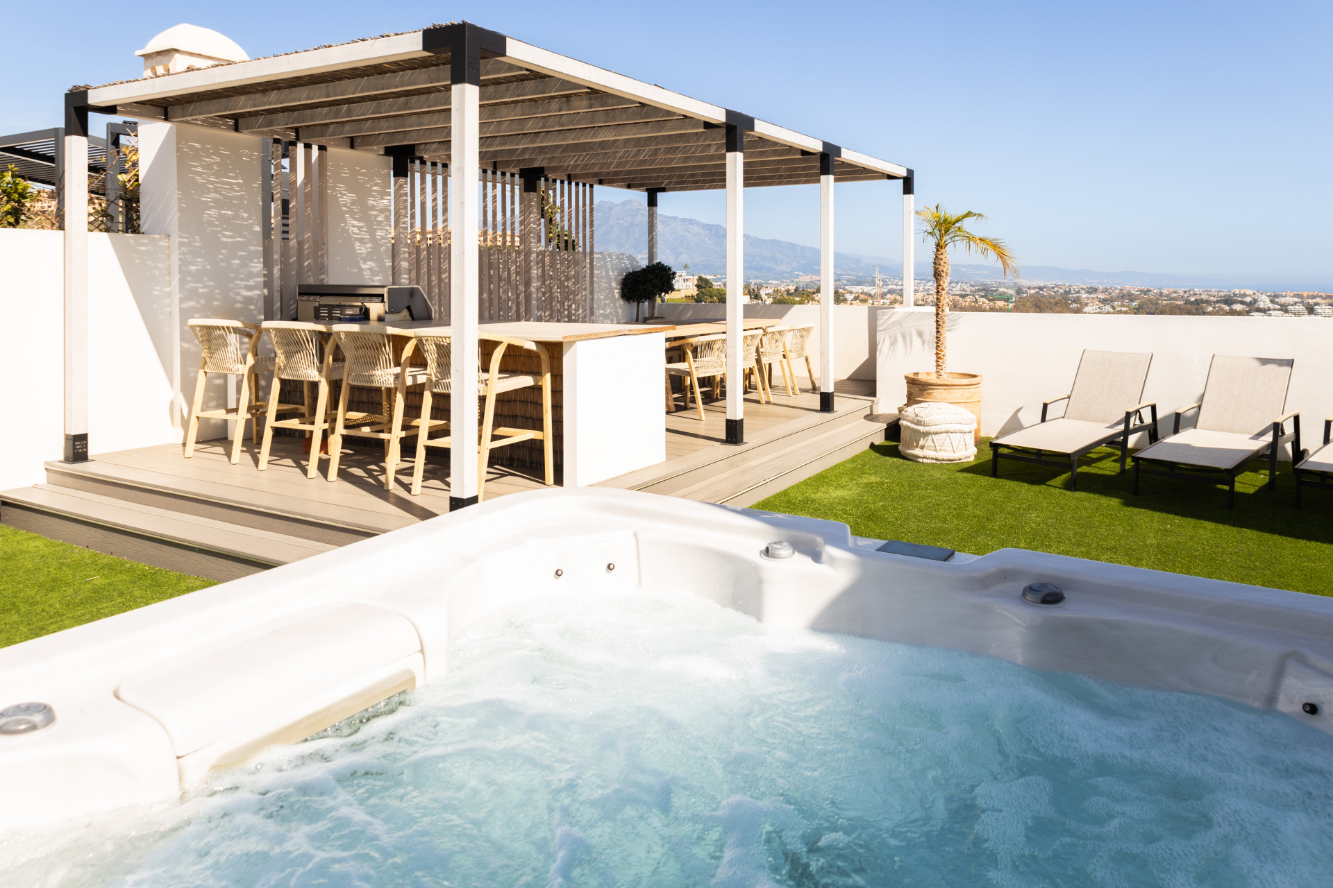 Luxury 3-Bedroom Penthouse with Panoramic Sea Views in El Paraiso · Photo 20