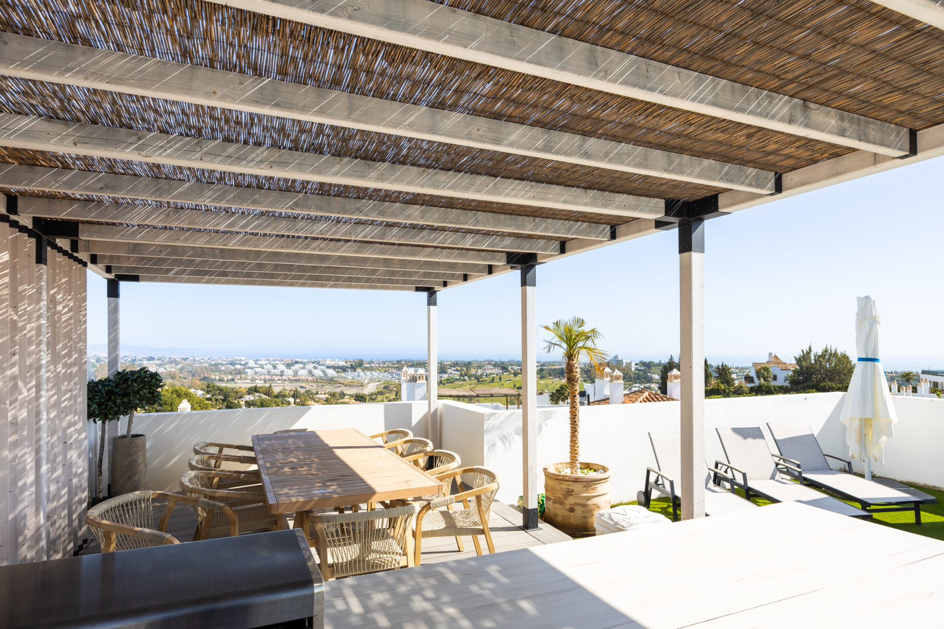 Luxury 3-Bedroom Penthouse with Panoramic Sea Views in El Paraiso · Photo 17
