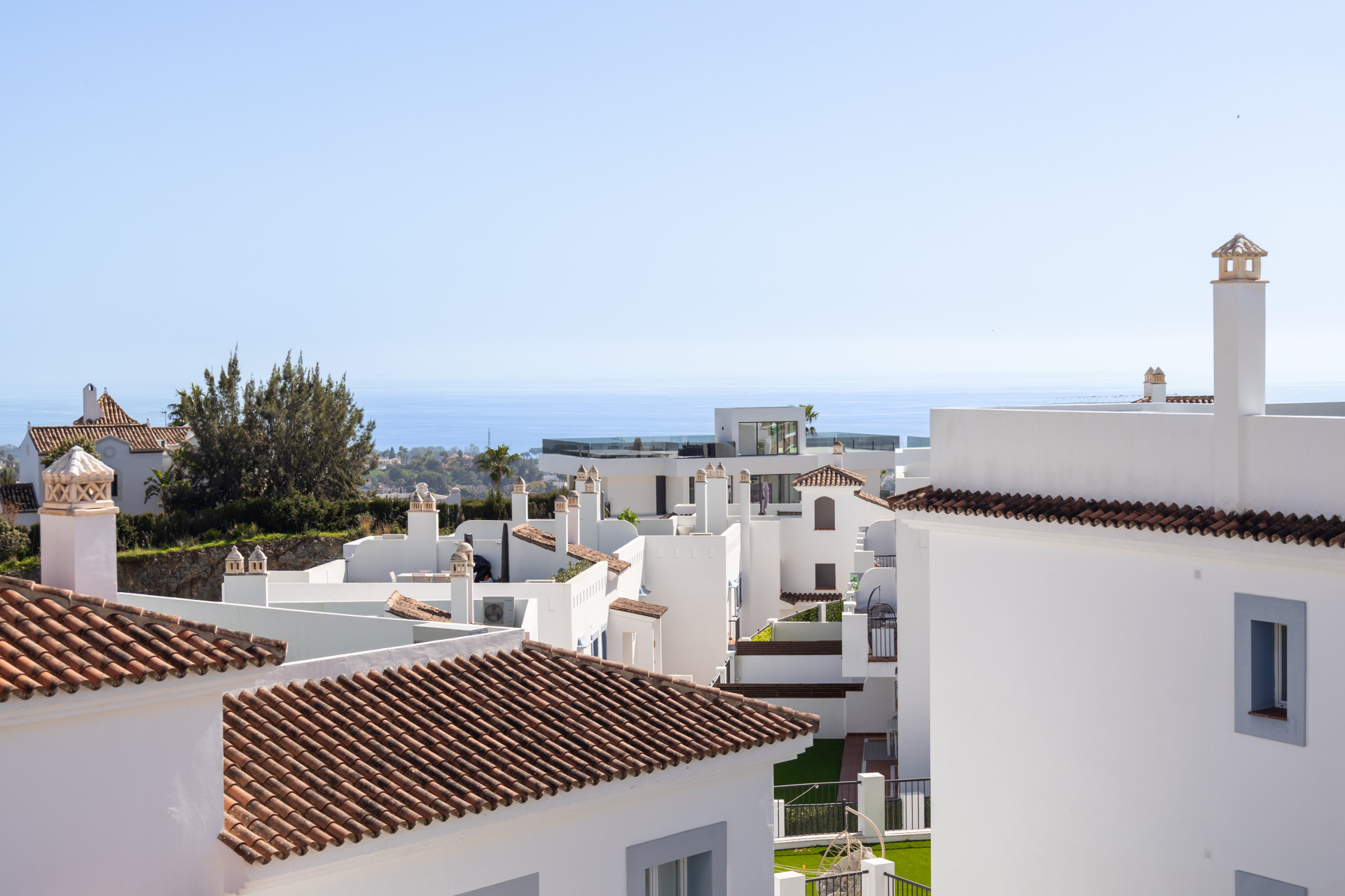 Luxury 3-Bedroom Penthouse with Panoramic Sea Views in El Paraiso · Photo 24