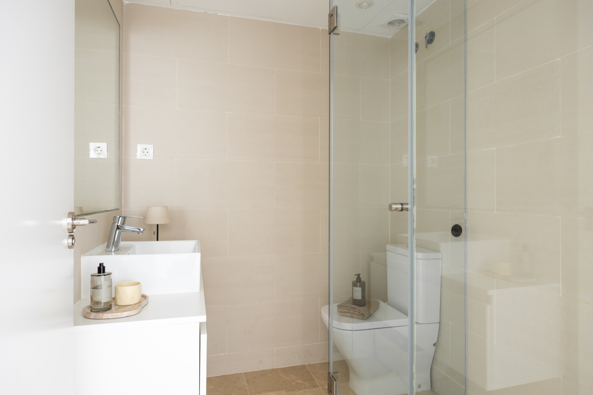 Luxury 3-Bedroom Penthouse with Panoramic Sea Views in El Paraiso · Photo 15