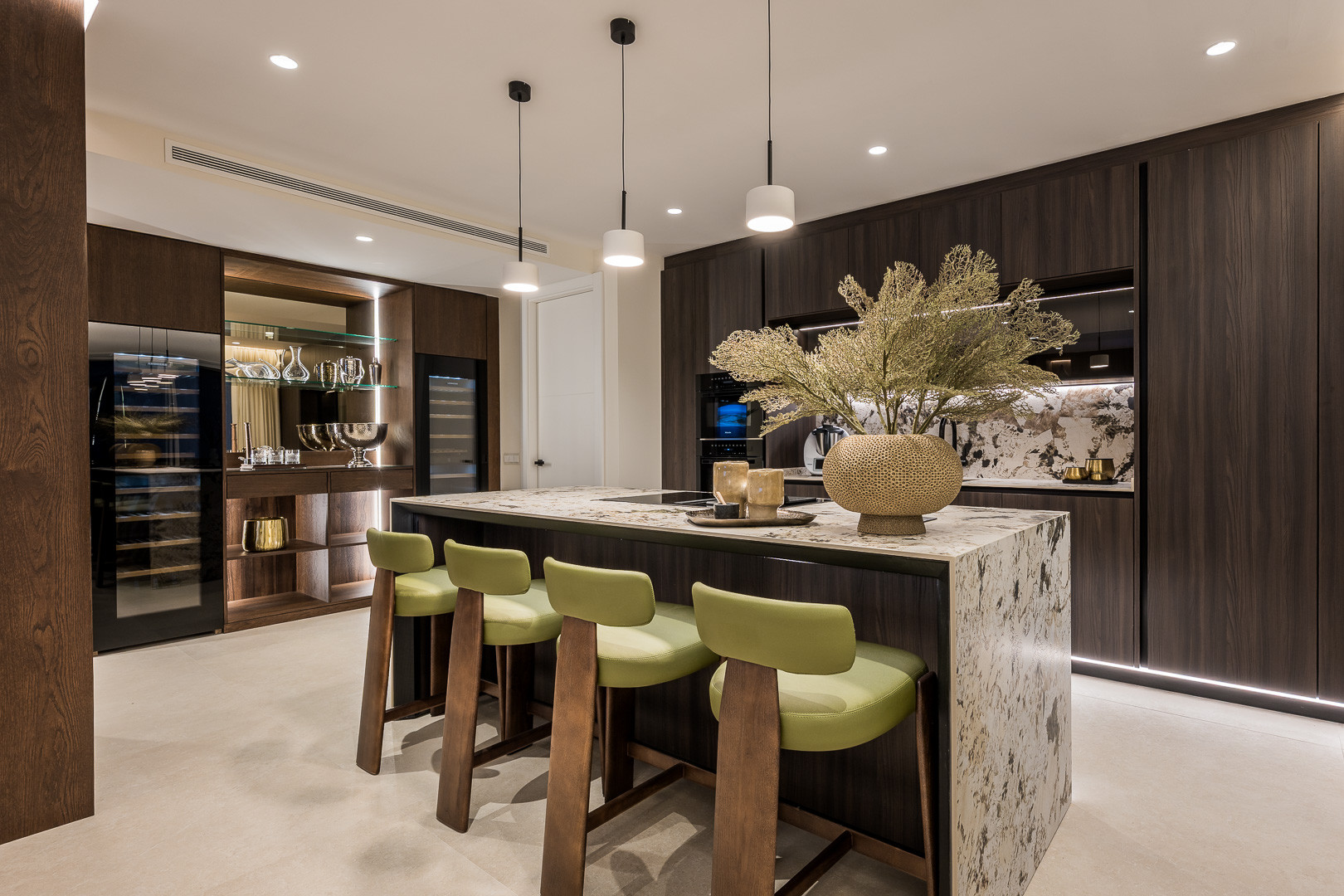 Luxury Beachfront Apartment, Los Monteros Palm Beach · Photo 13