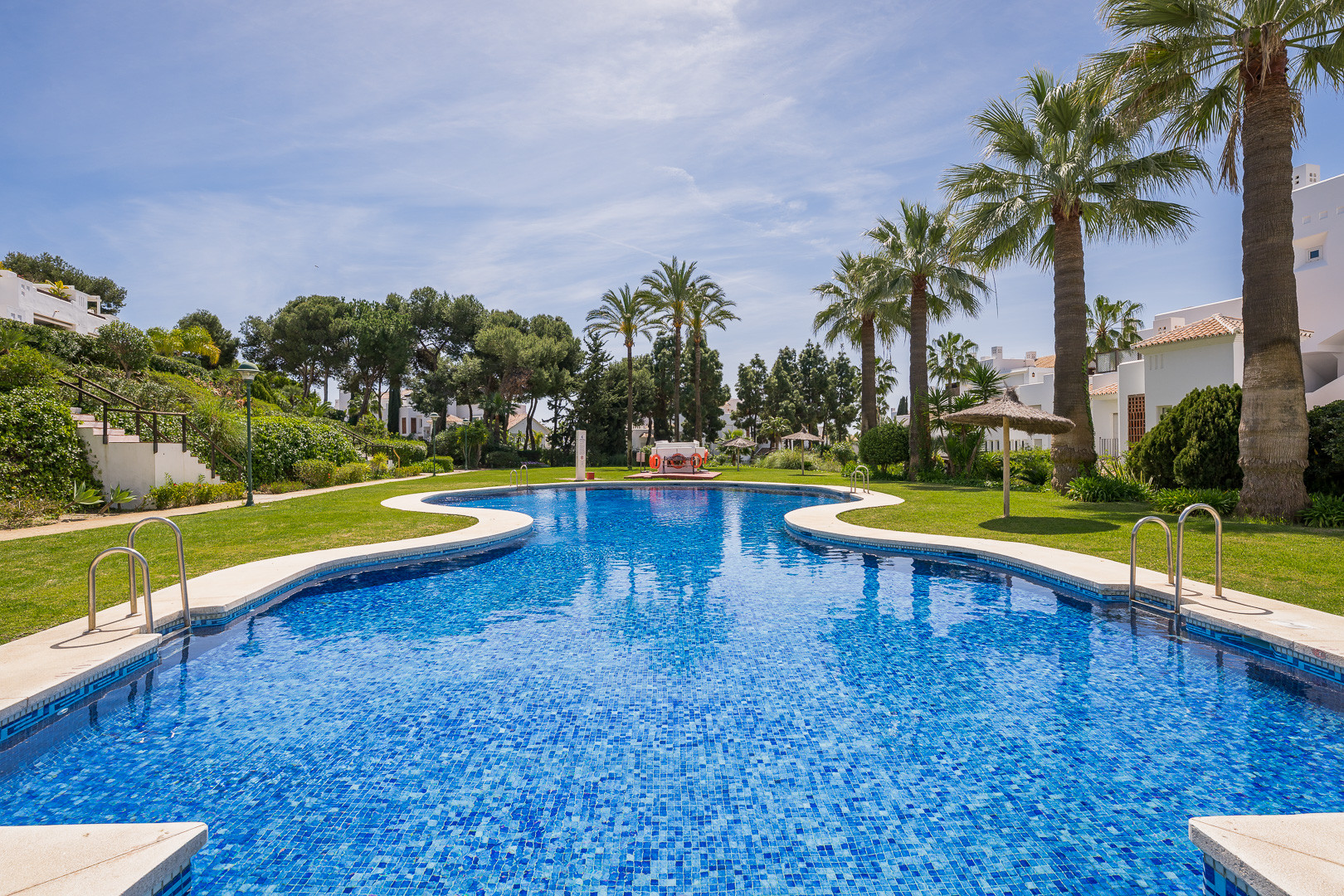 Luxury Beachfront Apartment, Los Monteros Palm Beach · Photo 34