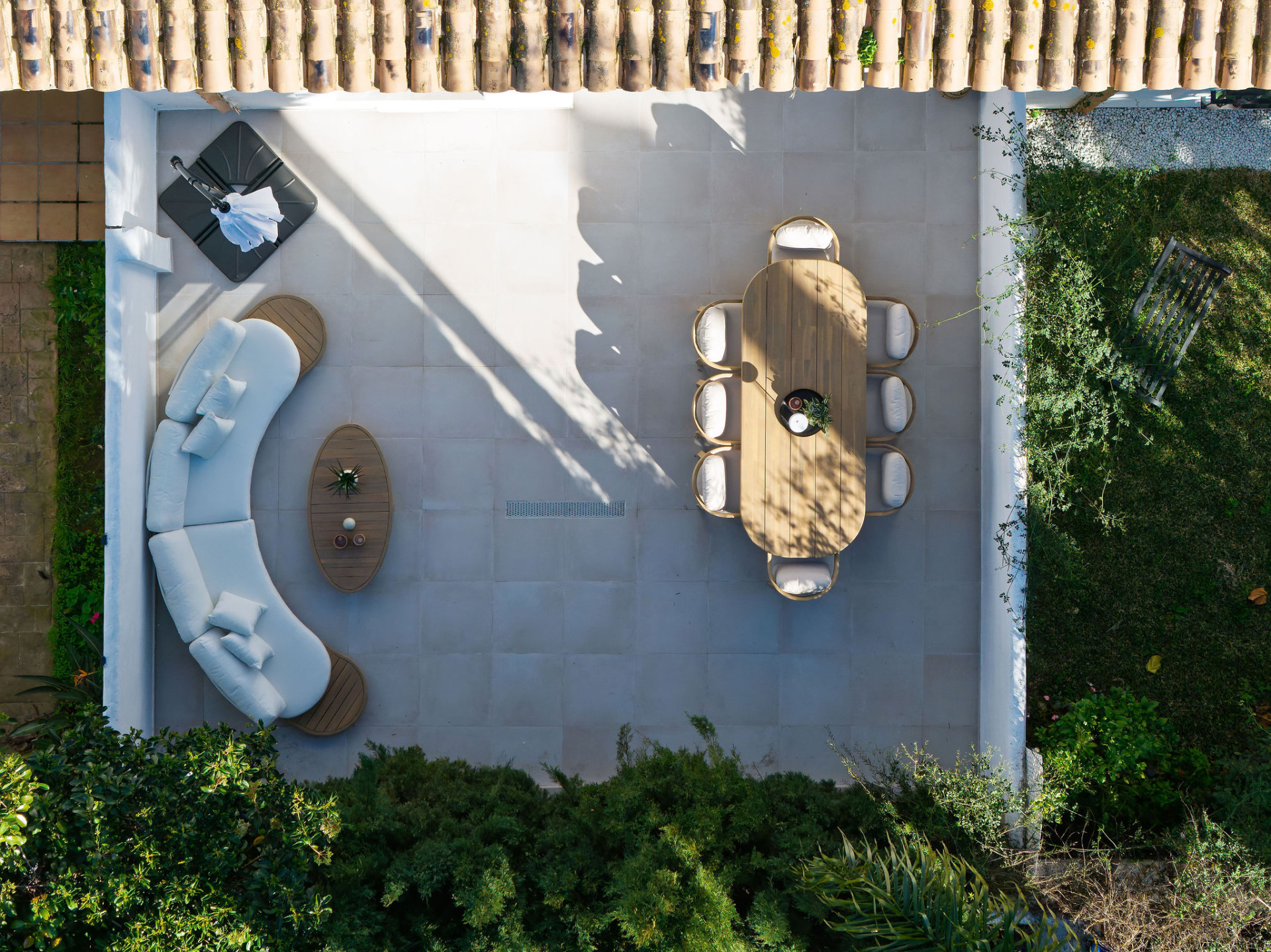Welcome to this exceptional townhouse where contemporary luxury meets comfort and effortless lifestyle! · Photo 32