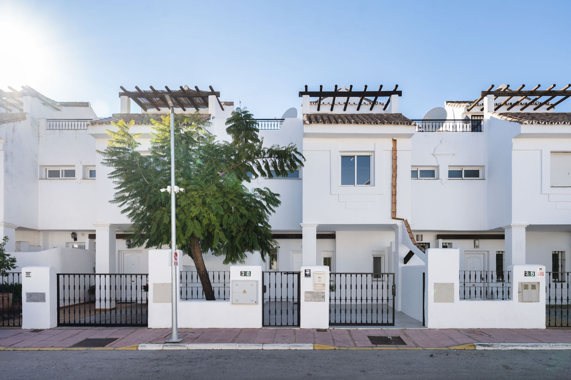 Welcome to this exceptional townhouse where contemporary luxury meets comfort and effortless lifestyle! · Photo 31