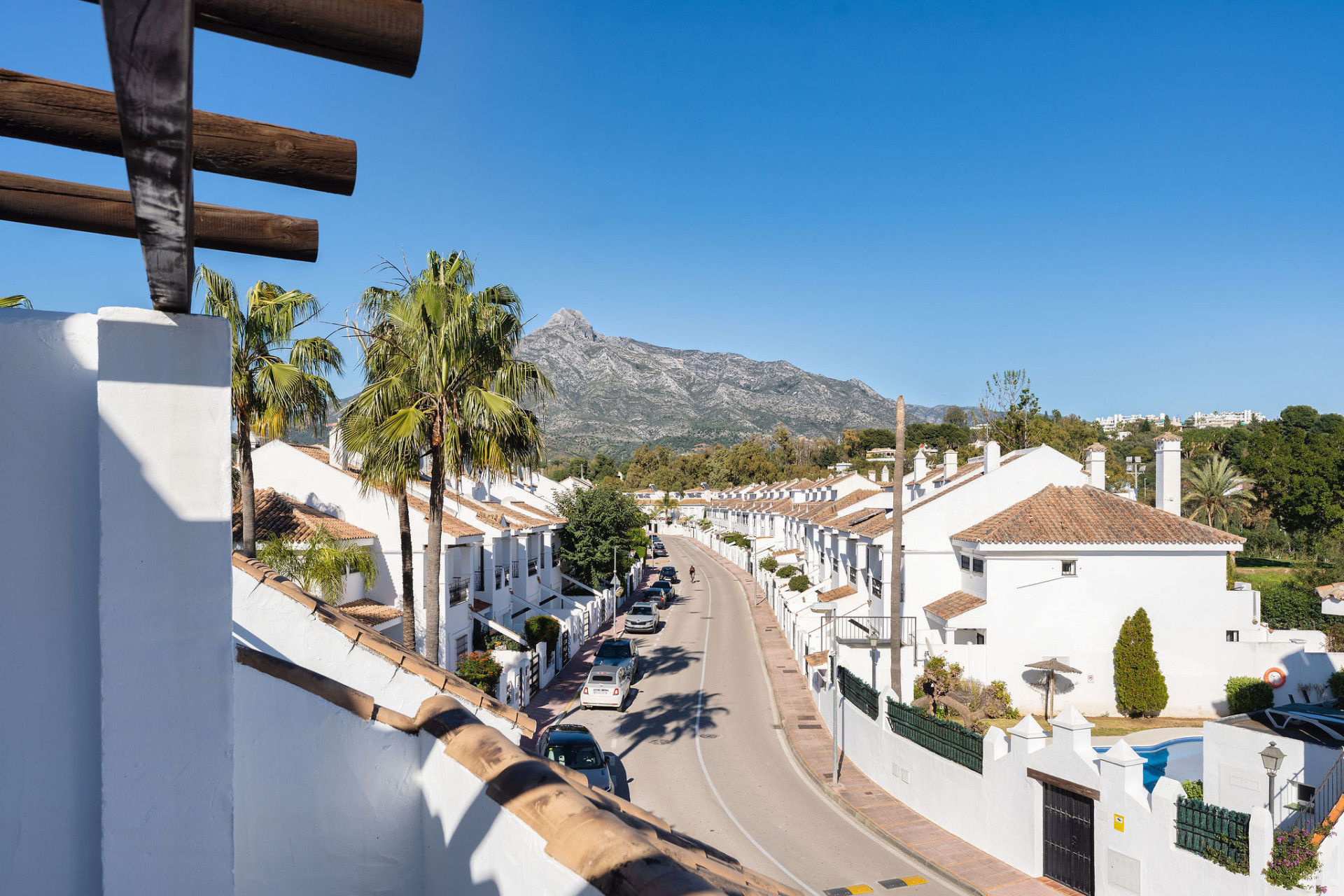Welcome to this exceptional townhouse where contemporary luxury meets comfort and effortless lifestyle! · Photo 29