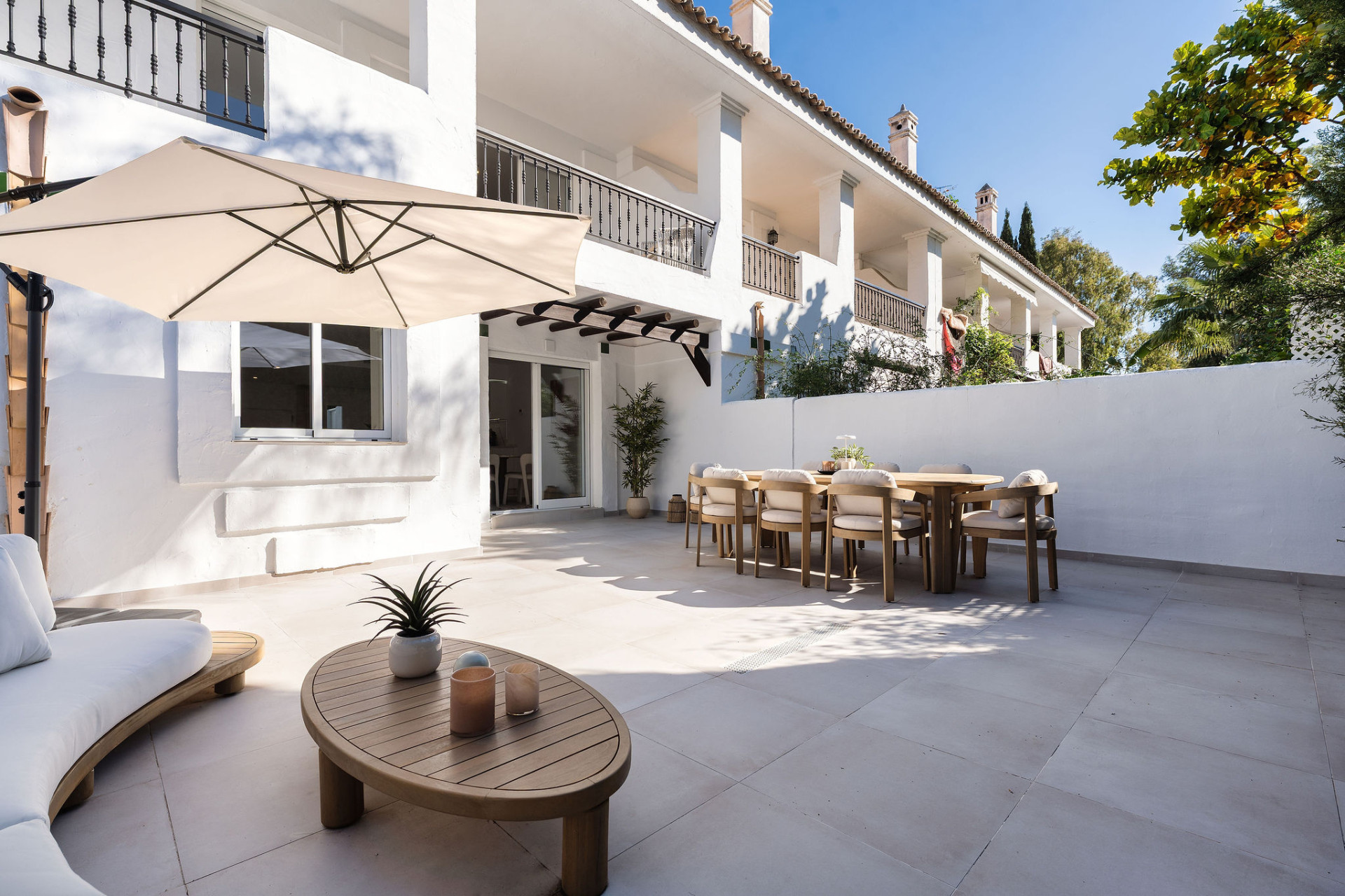 Welcome to this exceptional townhouse where contemporary luxury meets comfort and effortless lifestyle! · Photo 11