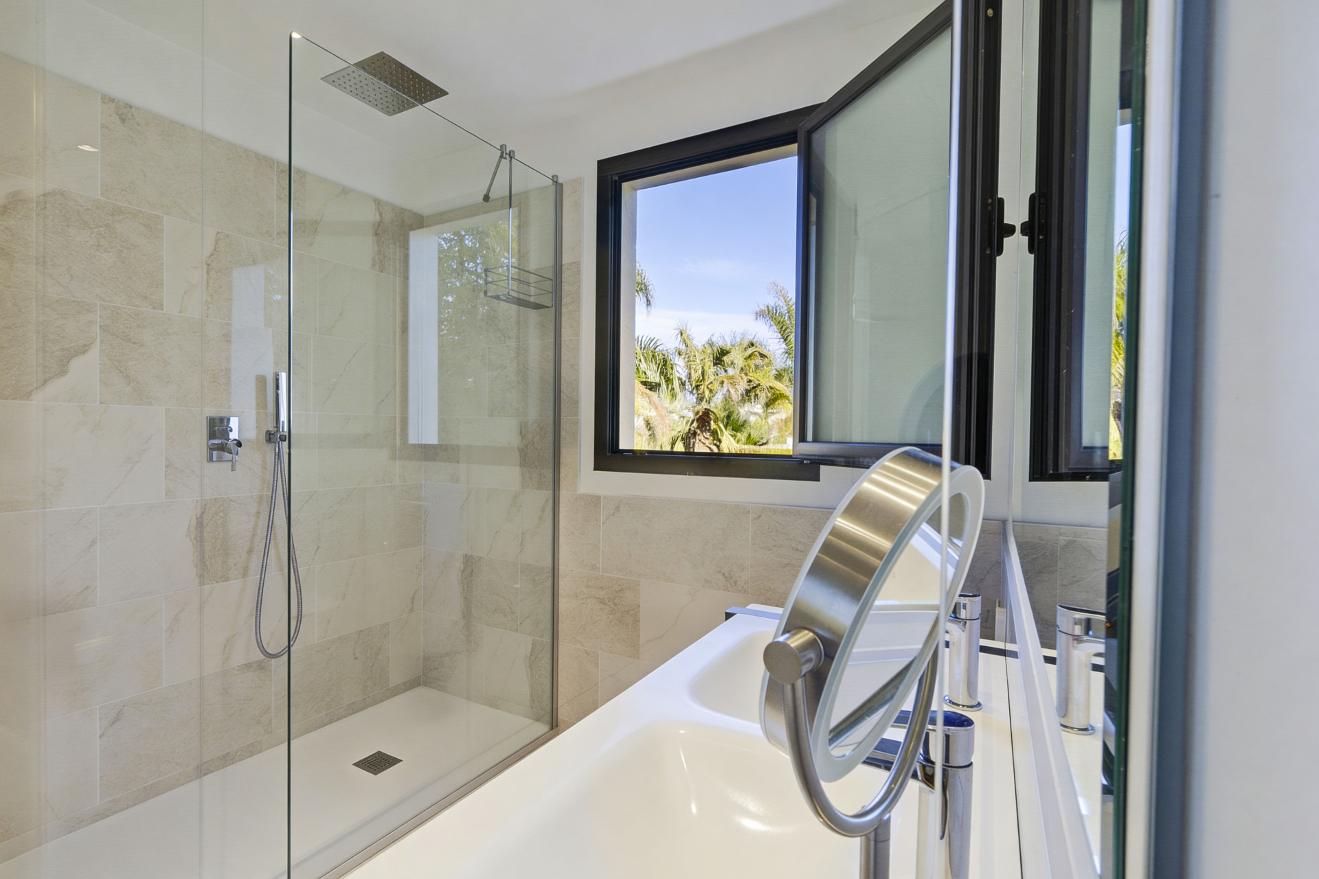 Luxusní apartmán se 3 ložnicemi v komplexu Cataleya, New Golden Mile, Estepona · Fotografie 25