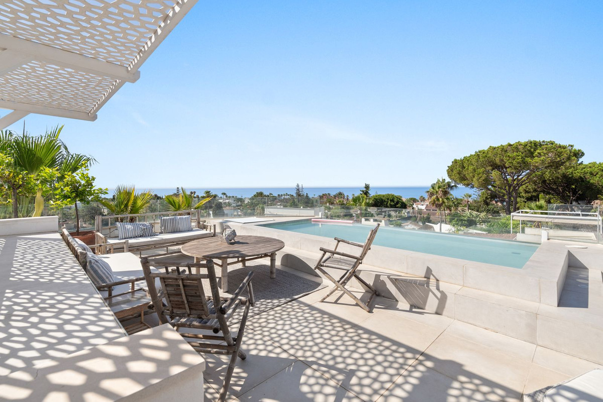 AMAZING VILLA IN MARBELLA · Photo 22