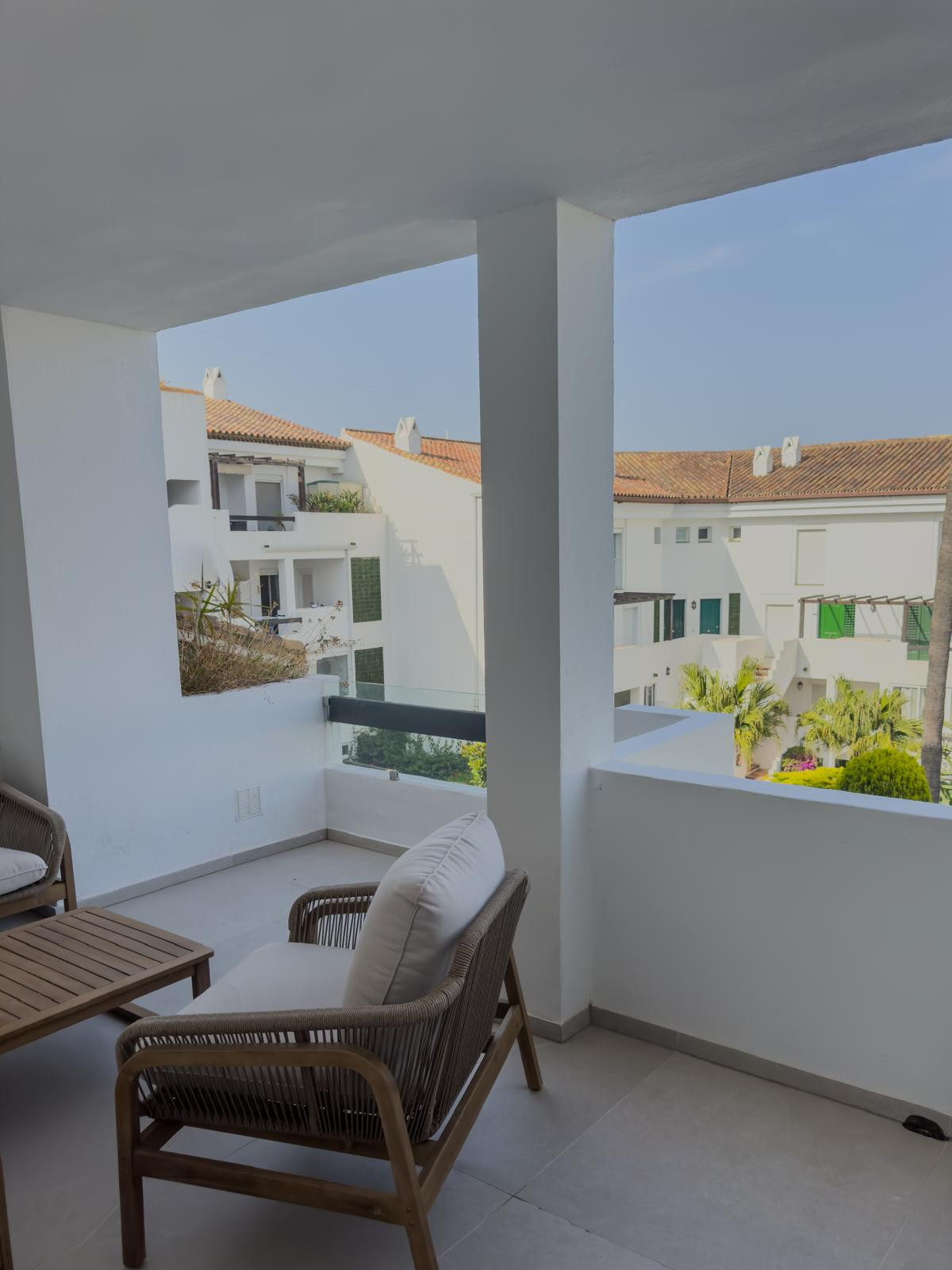 Elegant Fully Renovated Home (2025) with High-End Finishes and Spacious Terraces · Photo 17