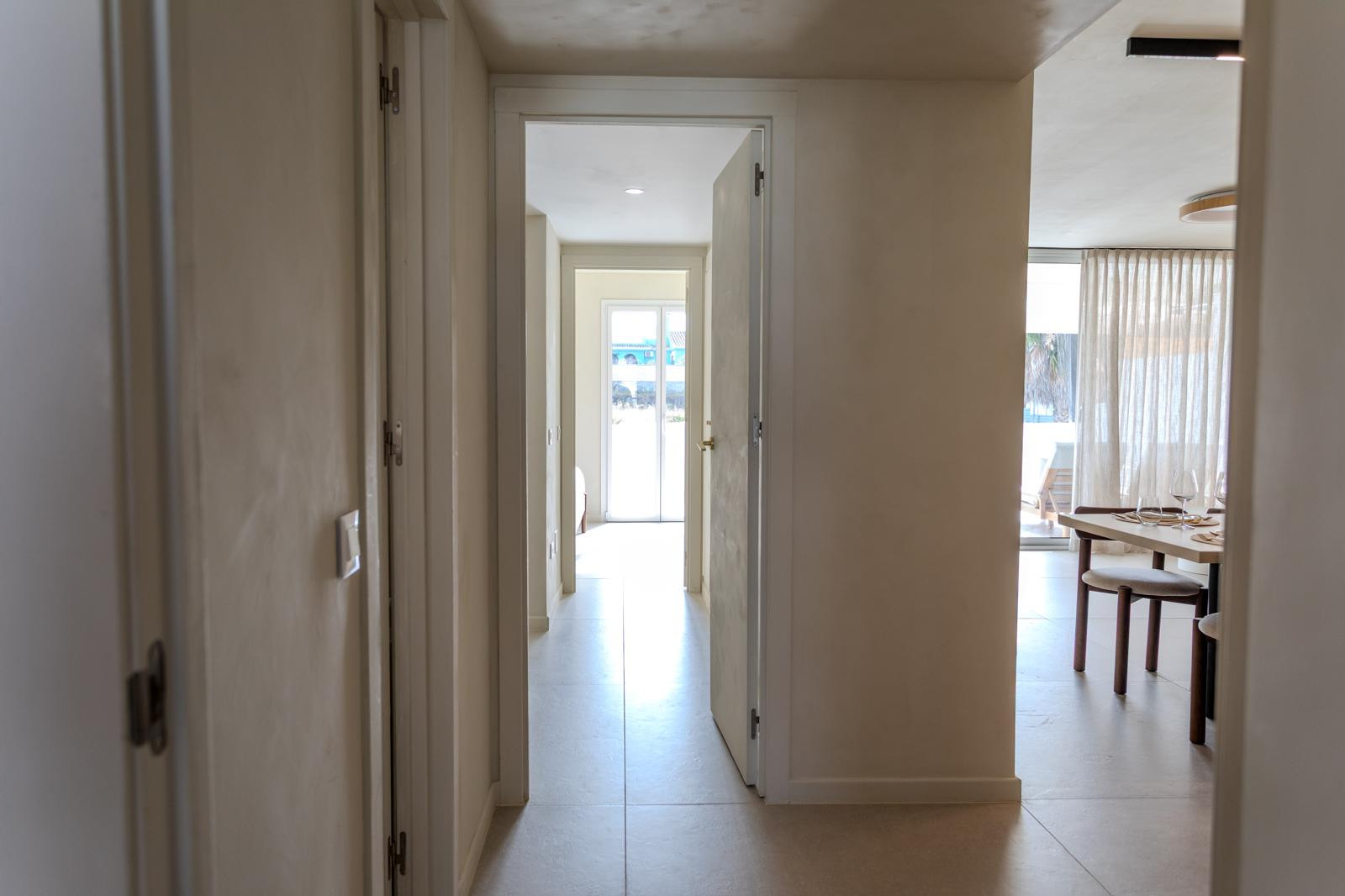 Elegant Fully Renovated Home (2025) with High-End Finishes and Spacious Terraces · Photo 23