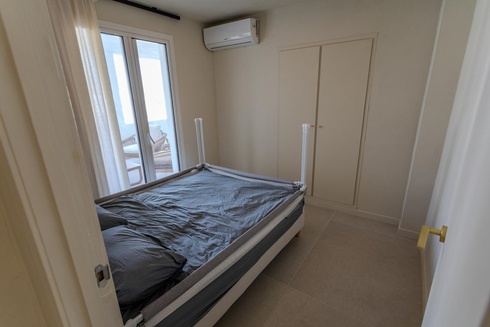 Elegant Fully Renovated Home (2025) with High-End Finishes and Spacious Terraces · Photo 31