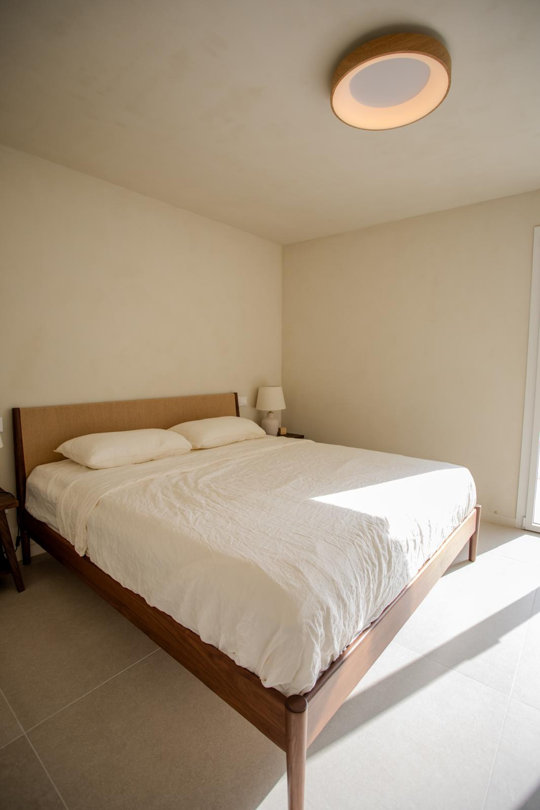 Elegant Fully Renovated Home (2025) with High-End Finishes and Spacious Terraces · Photo 25