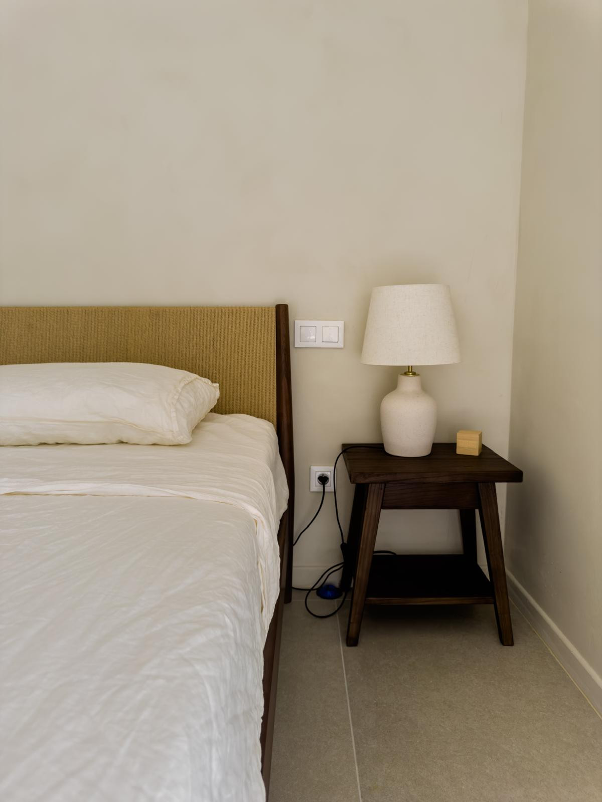 Elegant Fully Renovated Home (2025) with High-End Finishes and Spacious Terraces · Photo 24